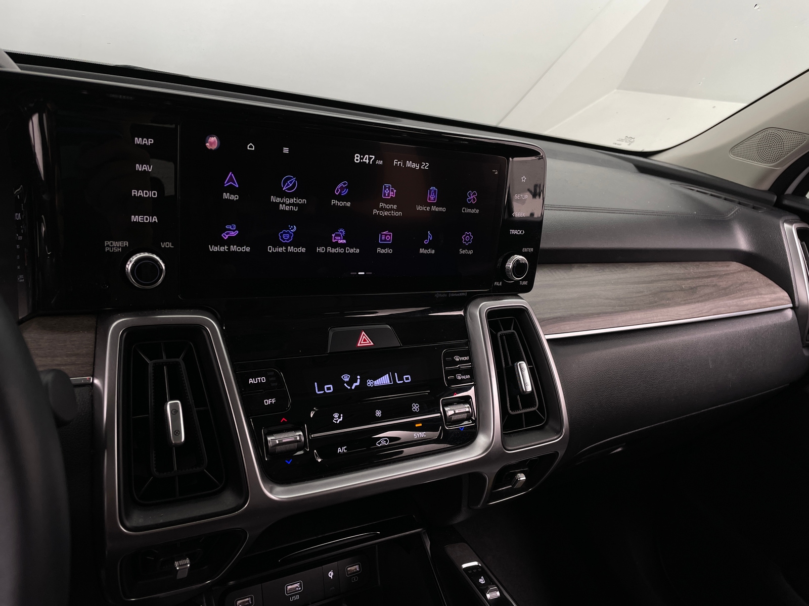 Thumbnail: 2023 Kia Sorento - 3