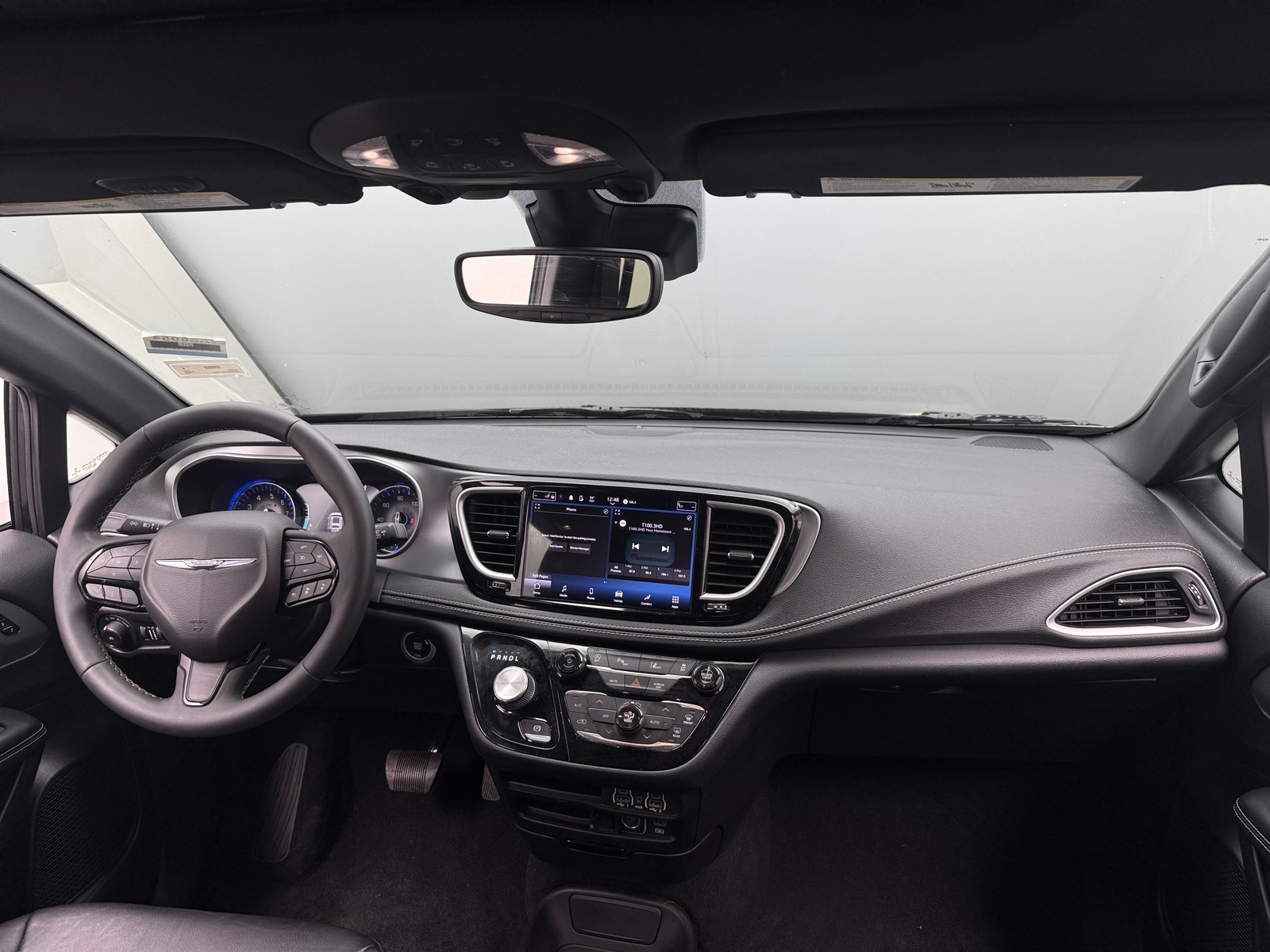 Thumbnail: 2022 Chrysler Pacifica - 2