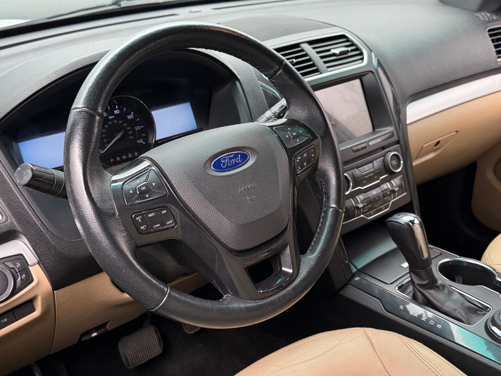 Thumbnail: 2017 Ford Explorer - 4