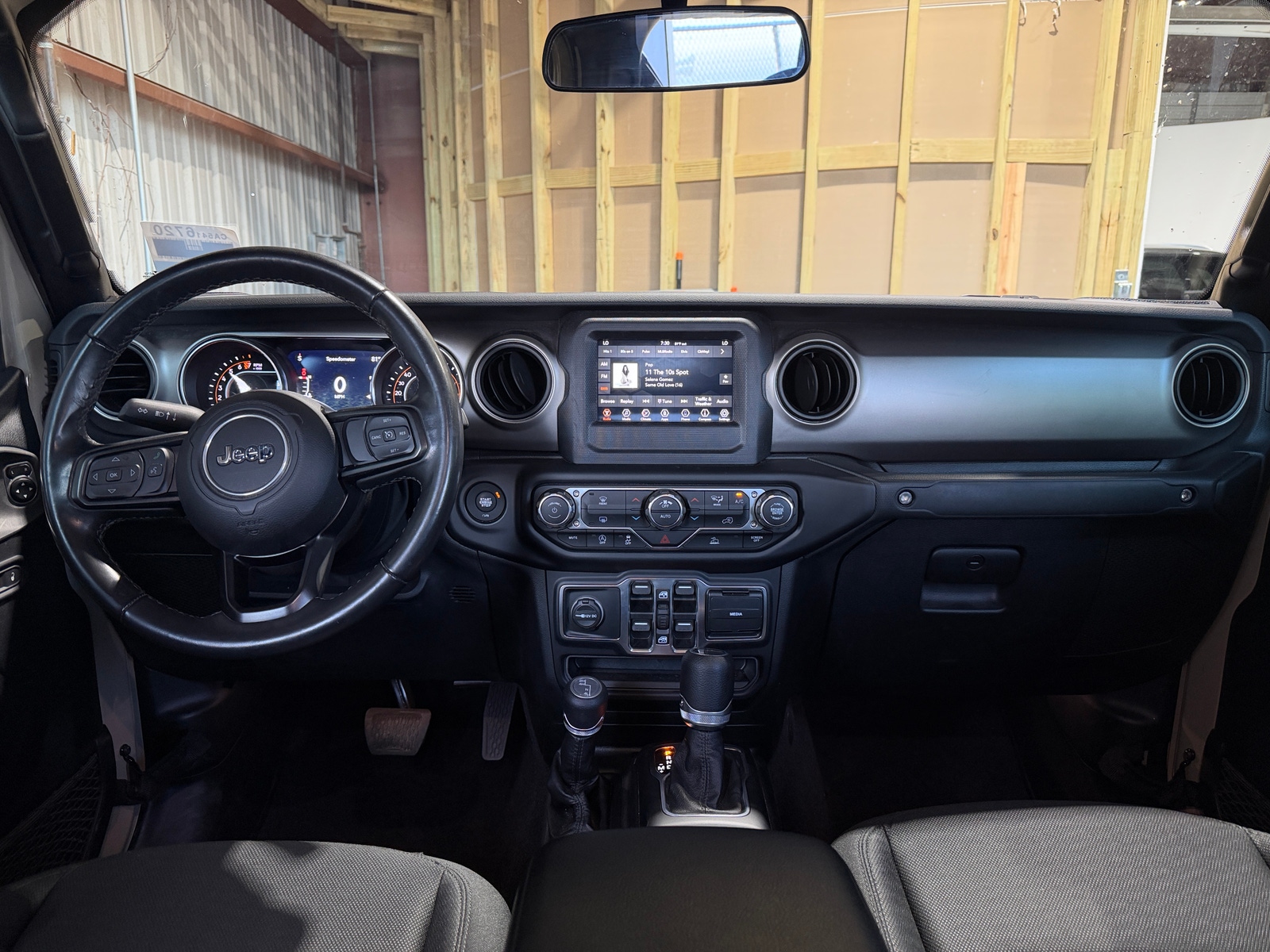 Thumbnail: 2020 Jeep Gladiator - 3