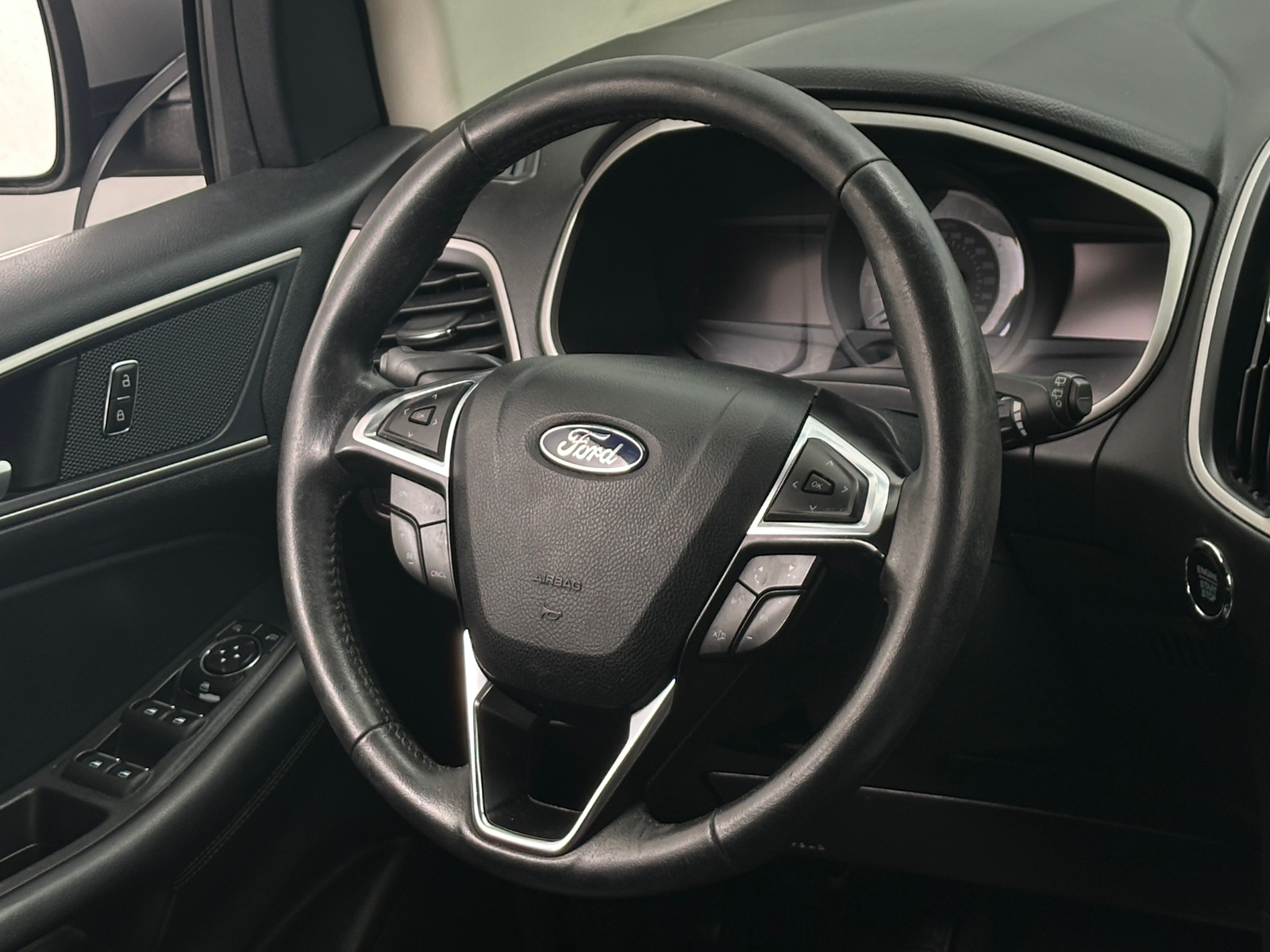 Thumbnail: 2021 Ford Edge - 4
