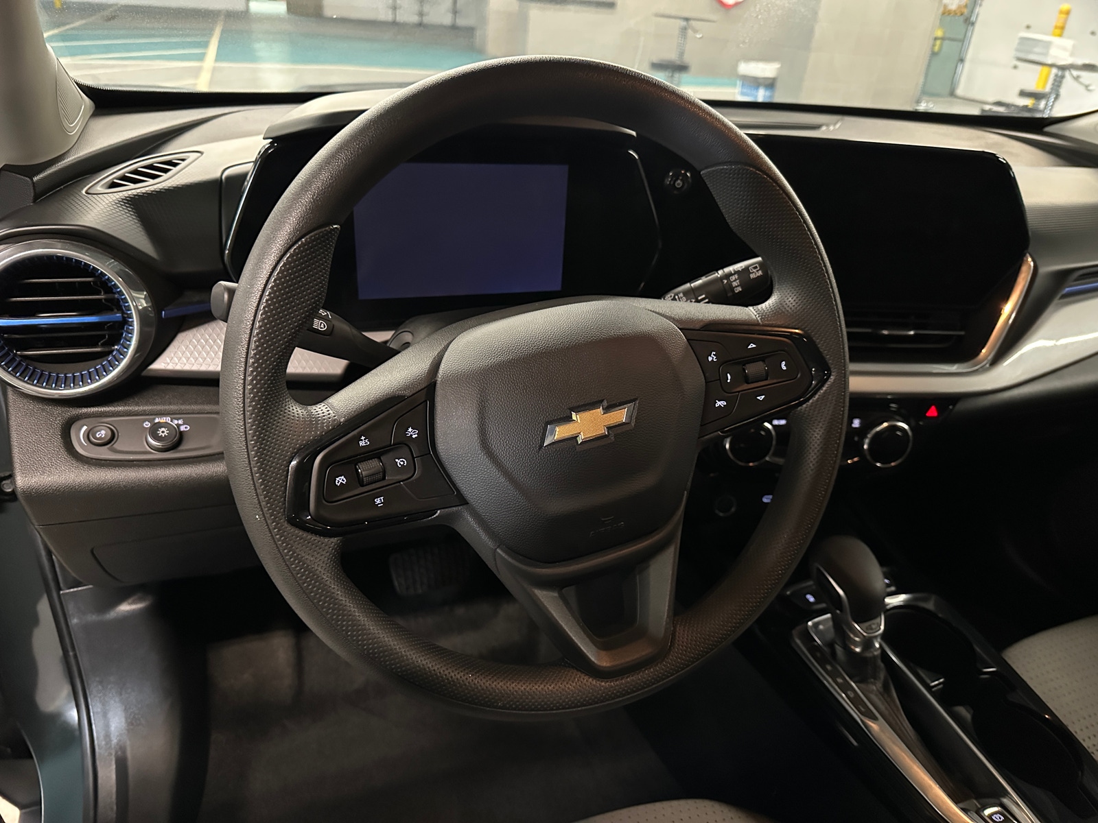 Thumbnail: 2025 Chevrolet Trax - 5
