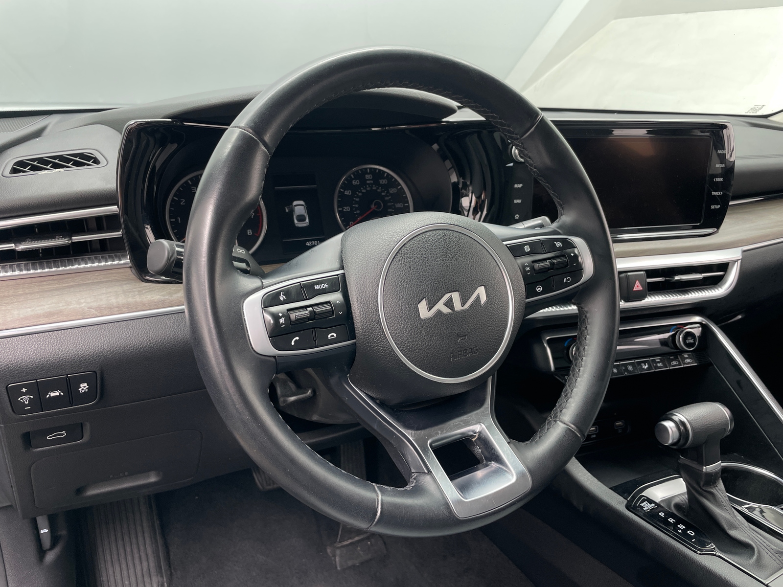 Thumbnail: 2023 Kia K5 - 4