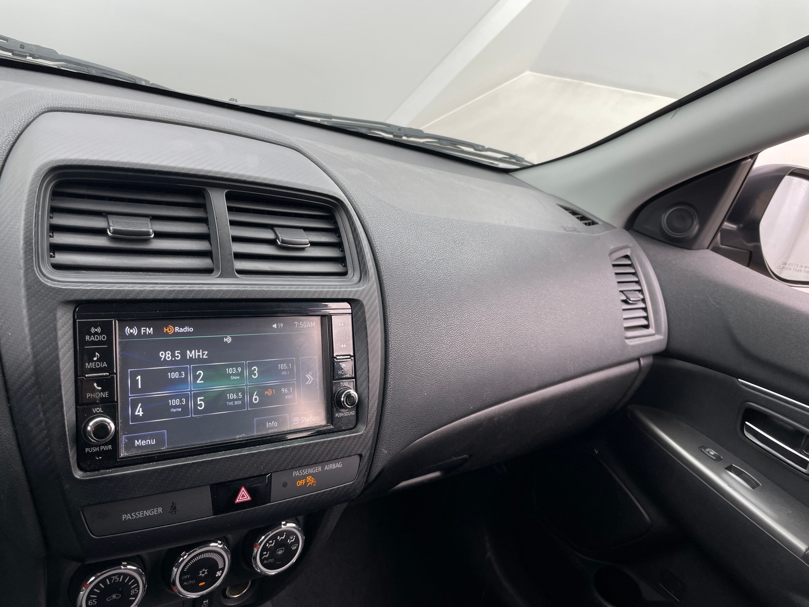 Thumbnail: 2019 Mitsubishi Outlander Sport - 4