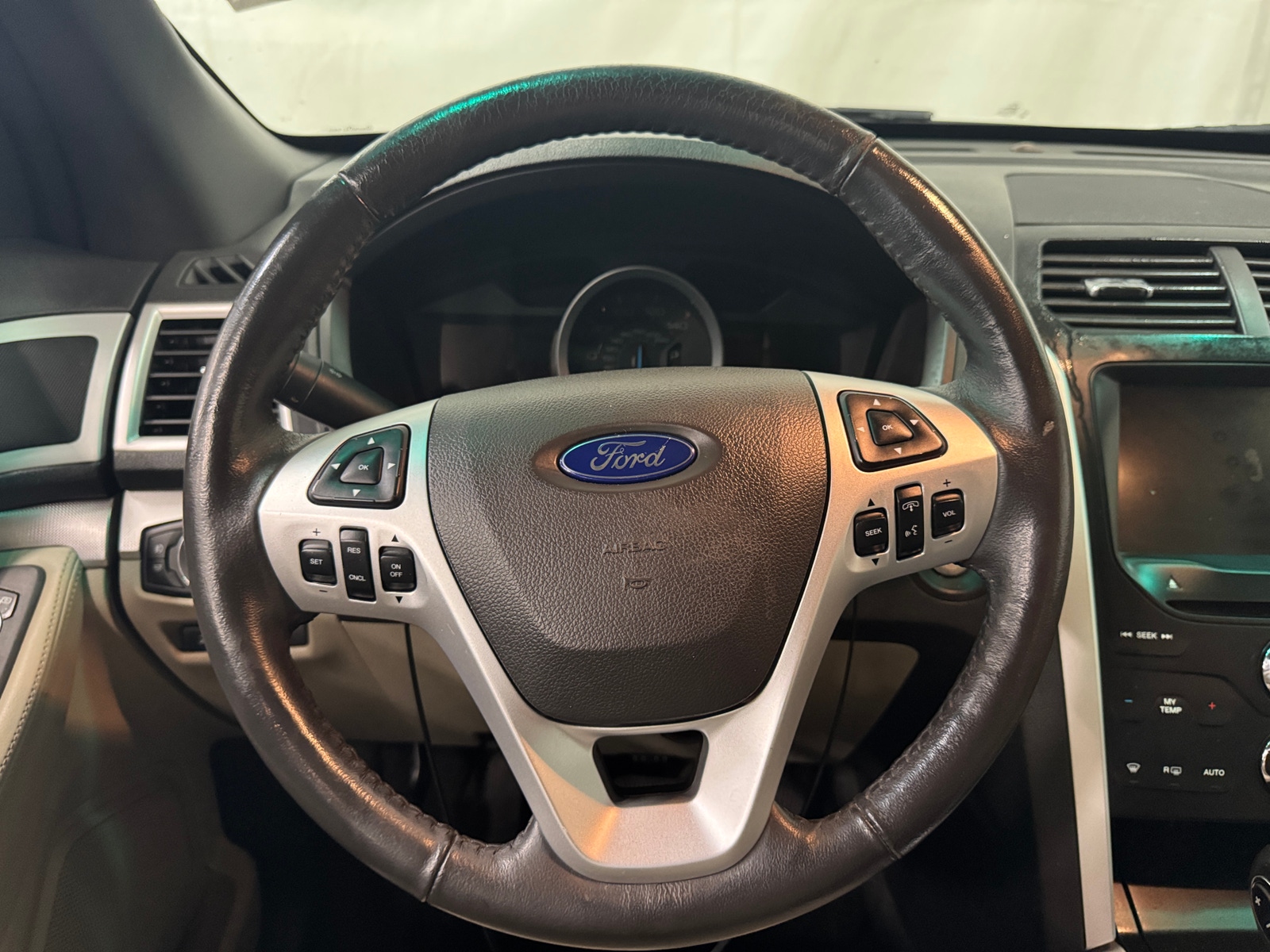 Thumbnail: 2015 Ford Explorer - 5