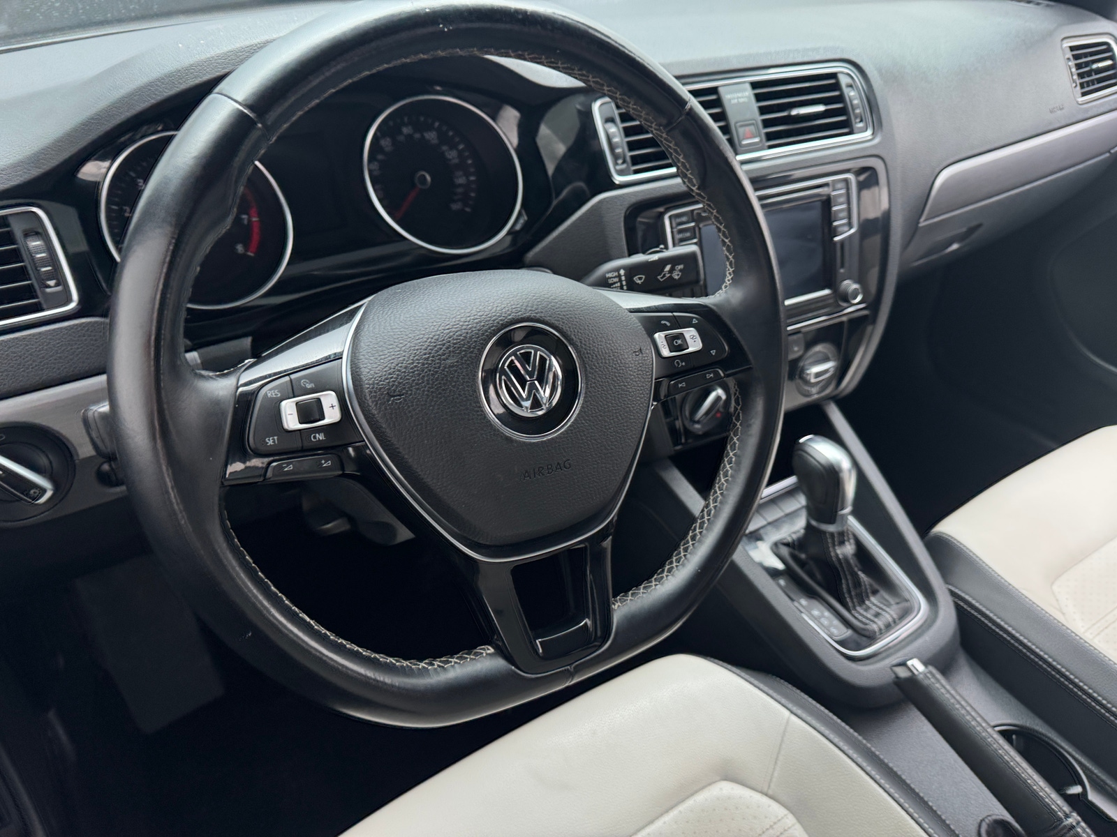 Thumbnail: 2016 Volkswagen Jetta - 4