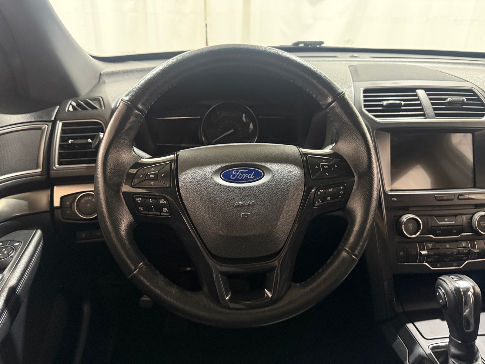 Thumbnail: 2018 Ford Explorer - 5