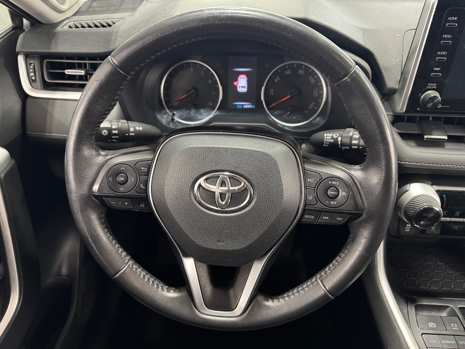 Thumbnail: 2021 Toyota RAV4 - 4