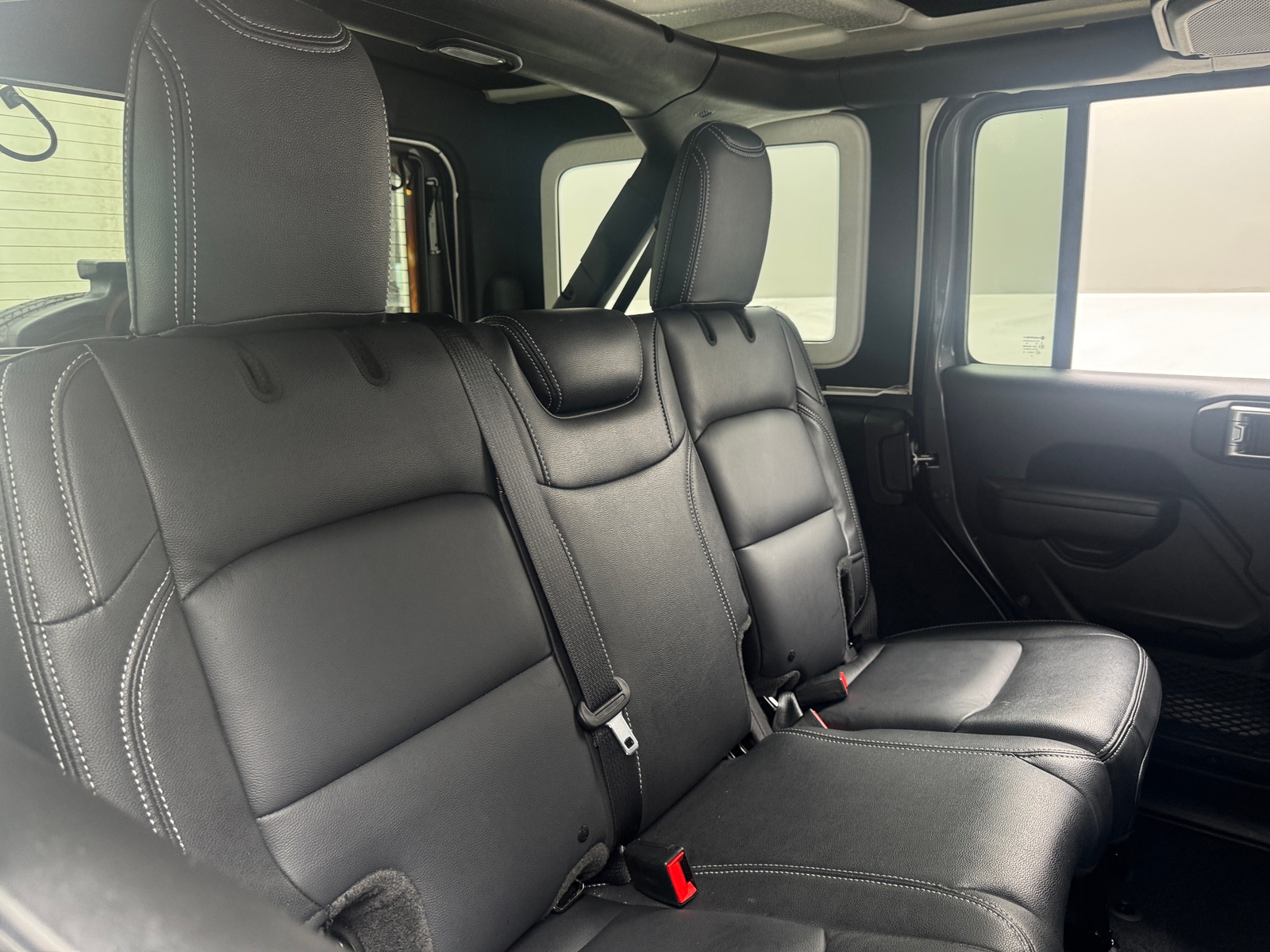 Thumbnail: 2022 Jeep Wrangler - 6