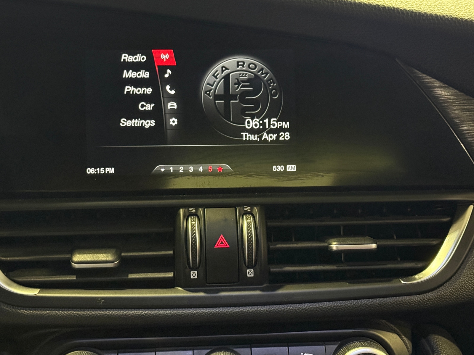 Thumbnail: 2018 Alfa Romeo Giulia - 3