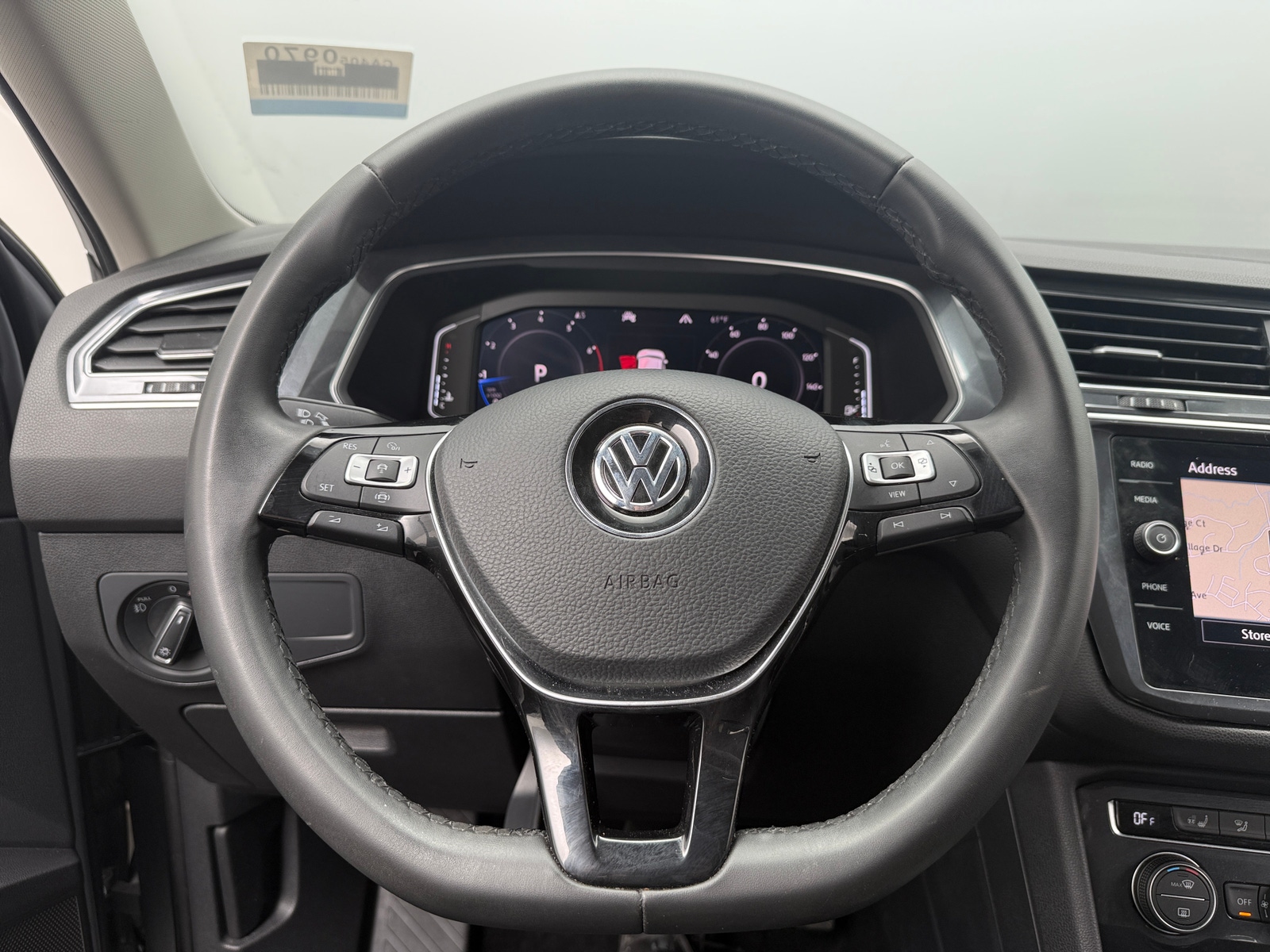 Thumbnail: 2020 Volkswagen Tiguan - 4
