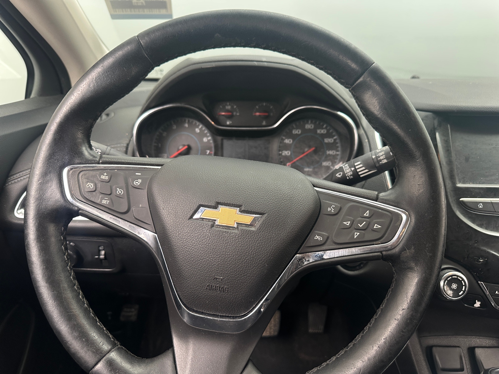 Thumbnail: 2017 Chevrolet Cruze - 4