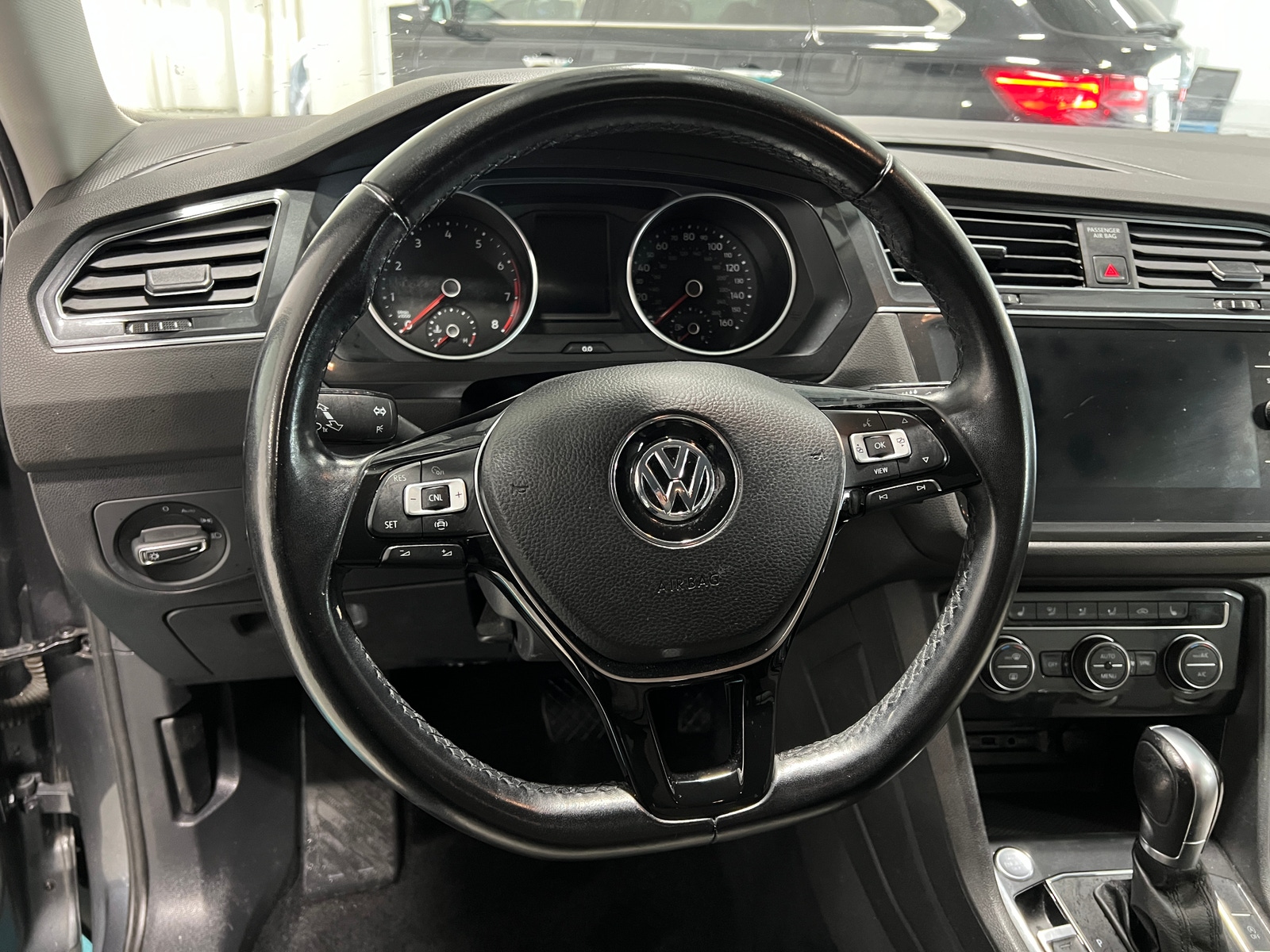 Thumbnail: 2019 Volkswagen Tiguan - 4