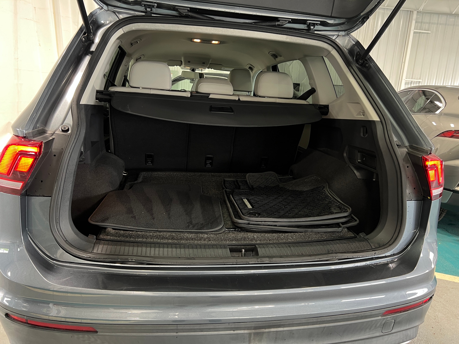 Thumbnail: 2019 Volkswagen Tiguan - 6