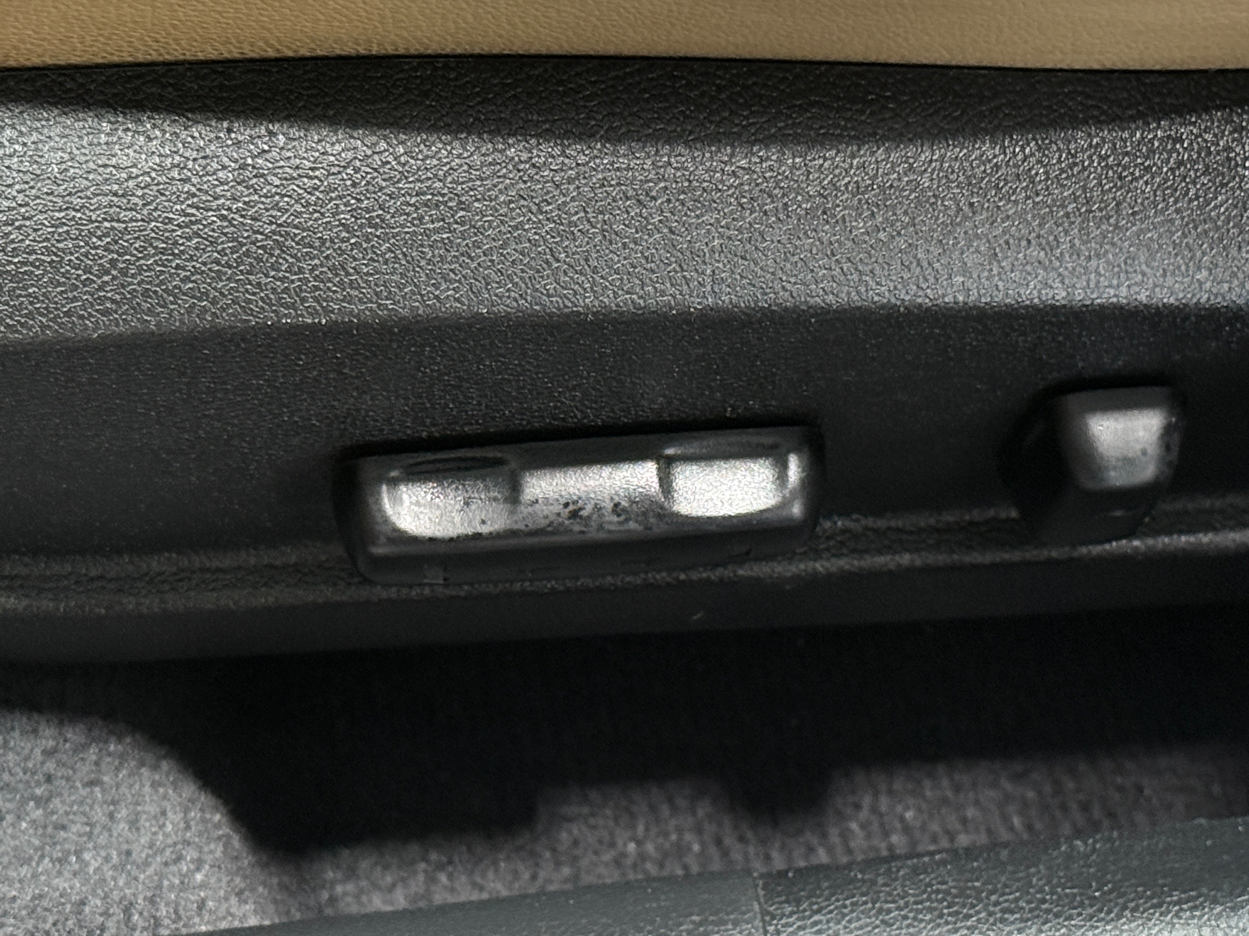 Used 2013 Hyundai Elantra Limited with VIN 5NPDH4AE8DH323071 for sale in Auburn, WA