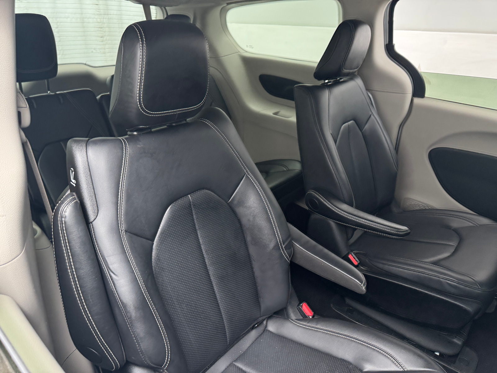 Thumbnail: 2024 Chrysler Pacifica - 5