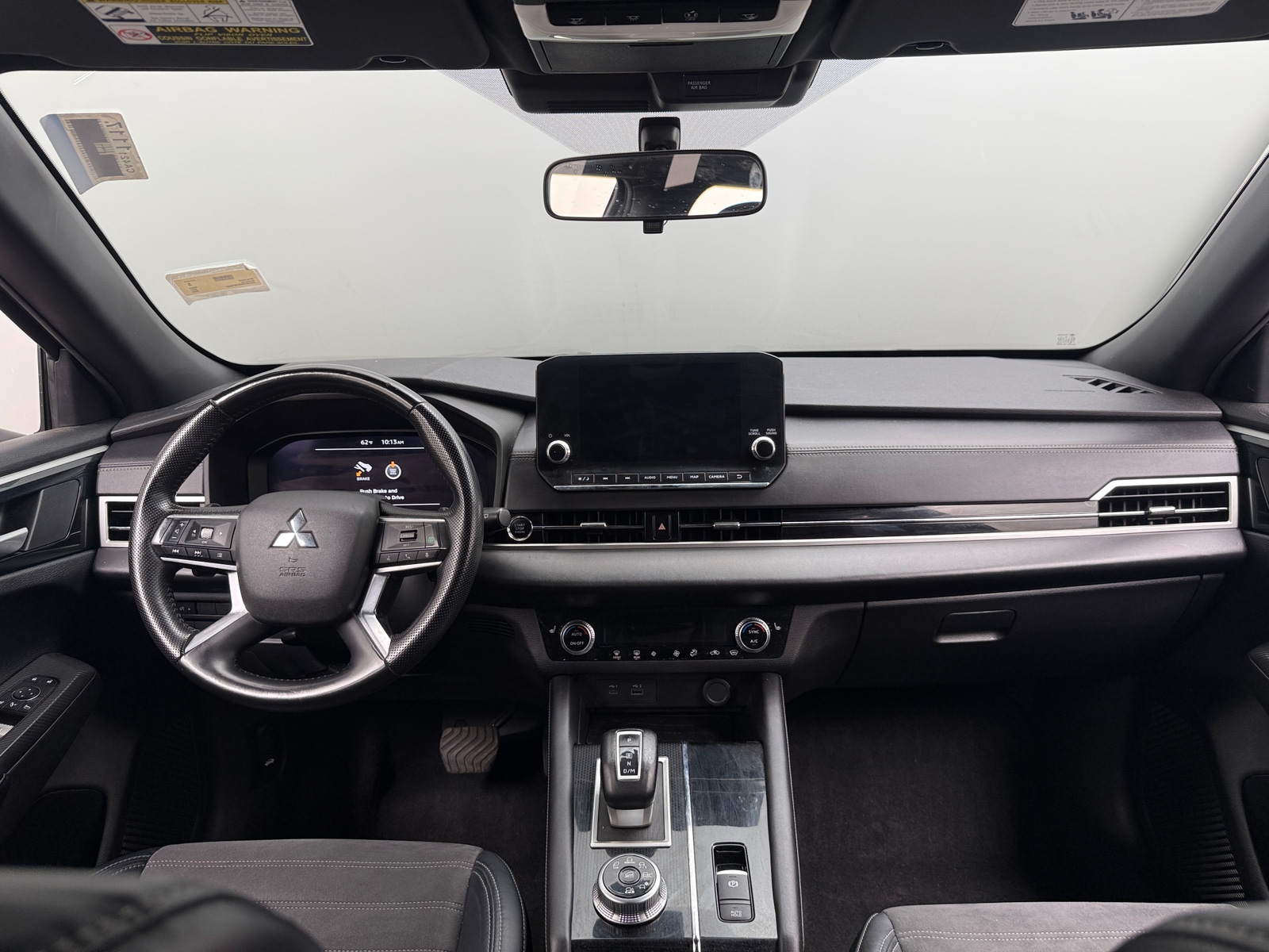 Thumbnail: 2023 Mitsubishi Outlander - 3