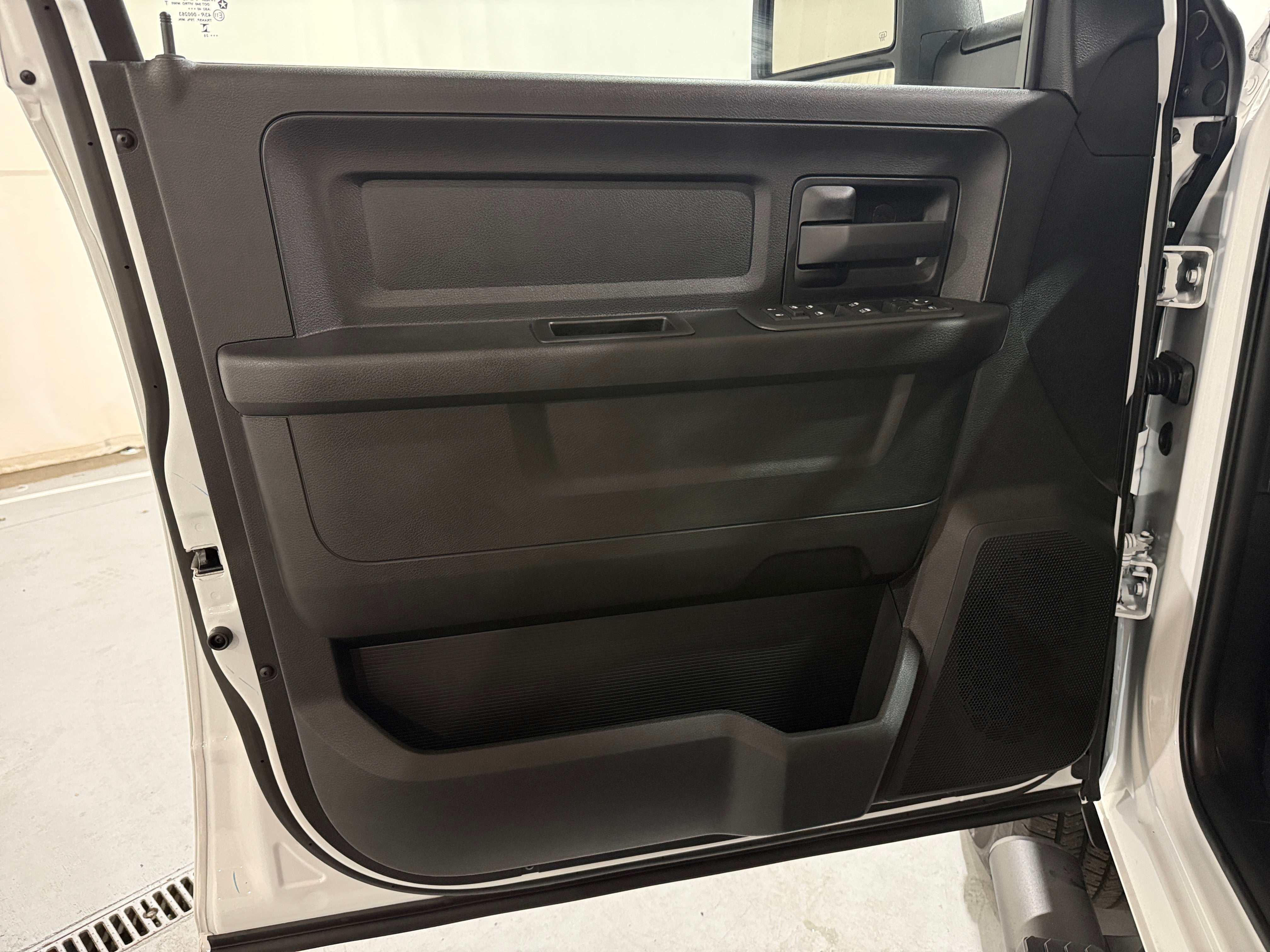 2026 RAM 2500 Tradesman - Photo 10