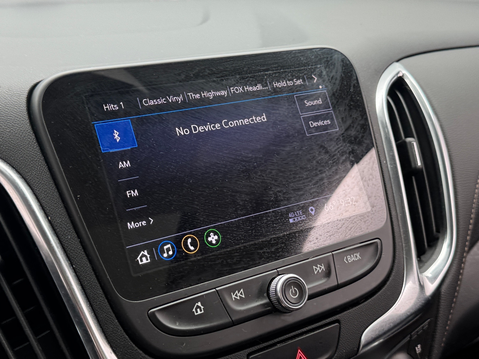 Thumbnail: 2021 Chevrolet Equinox - 3