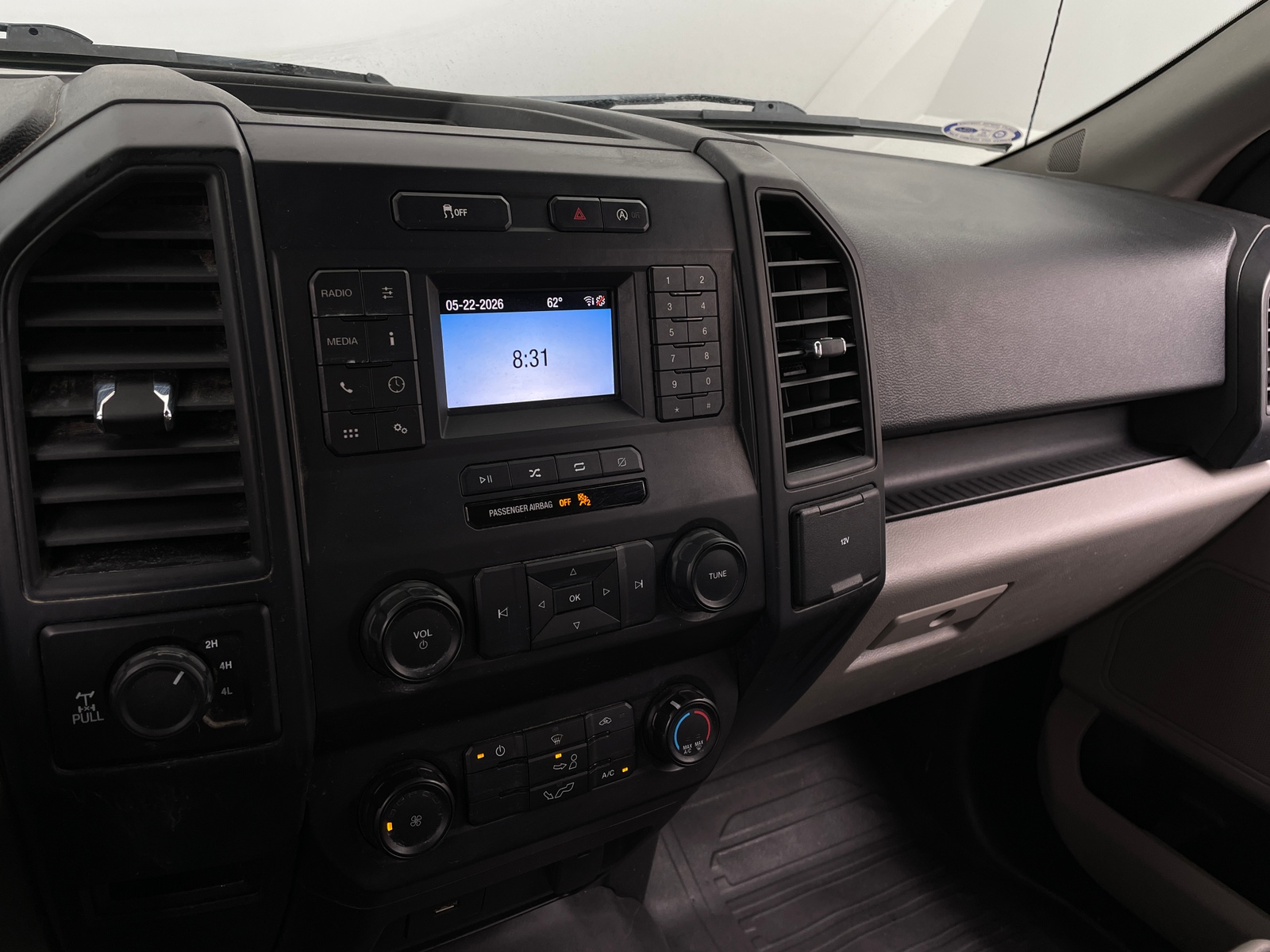 Thumbnail: 2019 Ford Econoline - 4