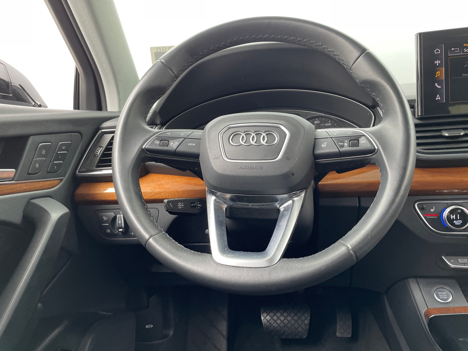 Thumbnail: 2023 Audi Q5 - 4