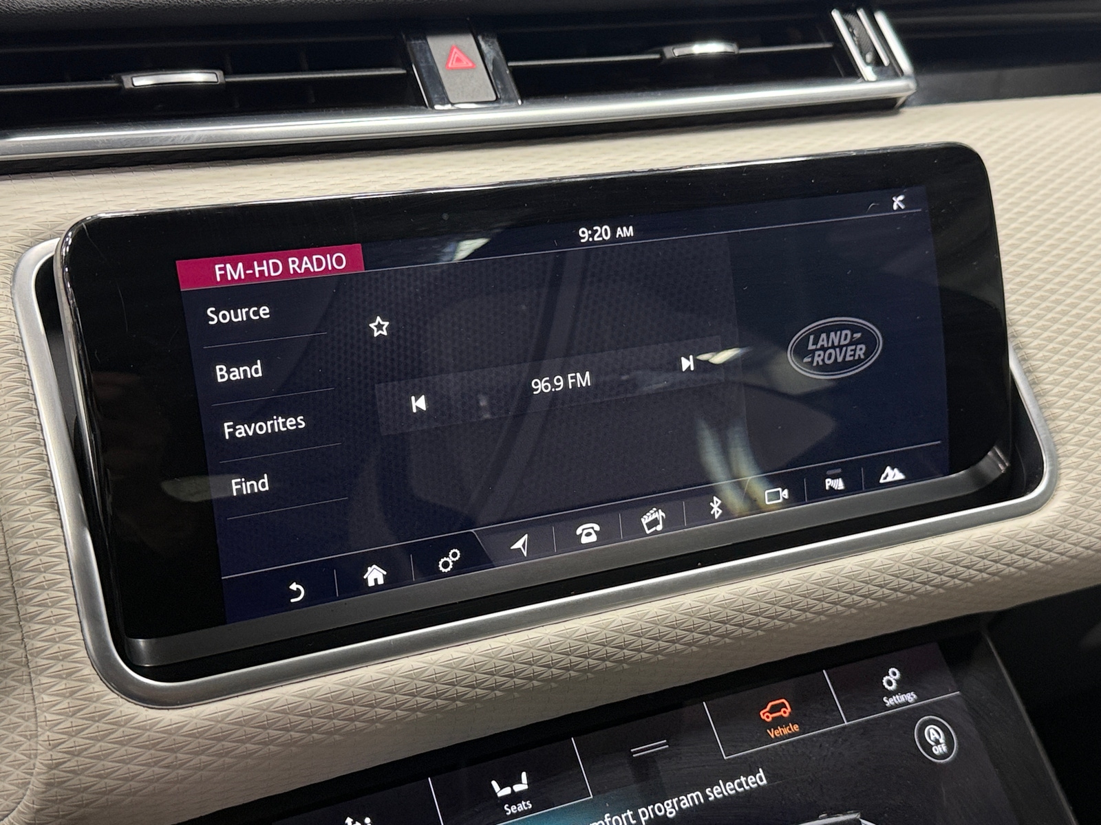 Thumbnail: 2020 Land Rover Range Rover Velar - 3