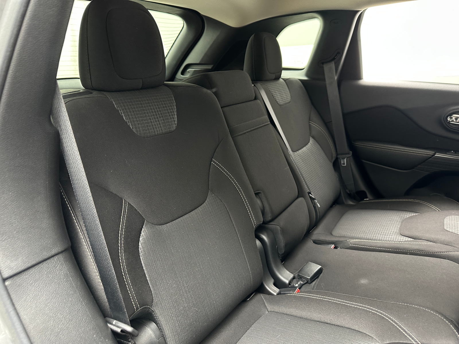 Thumbnail: 2015 Jeep Cherokee - 6
