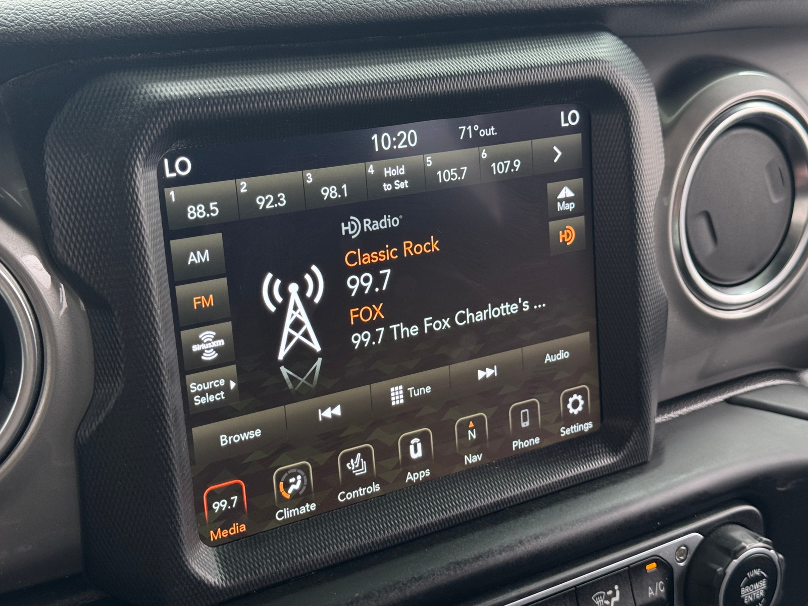Thumbnail: 2020 Jeep Gladiator - 4