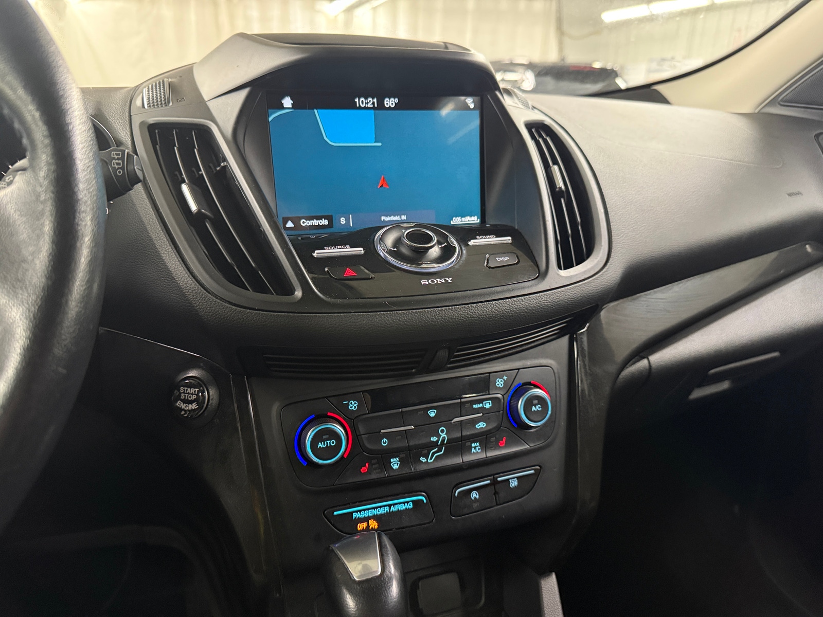 Thumbnail: 2017 Ford Escape - 3