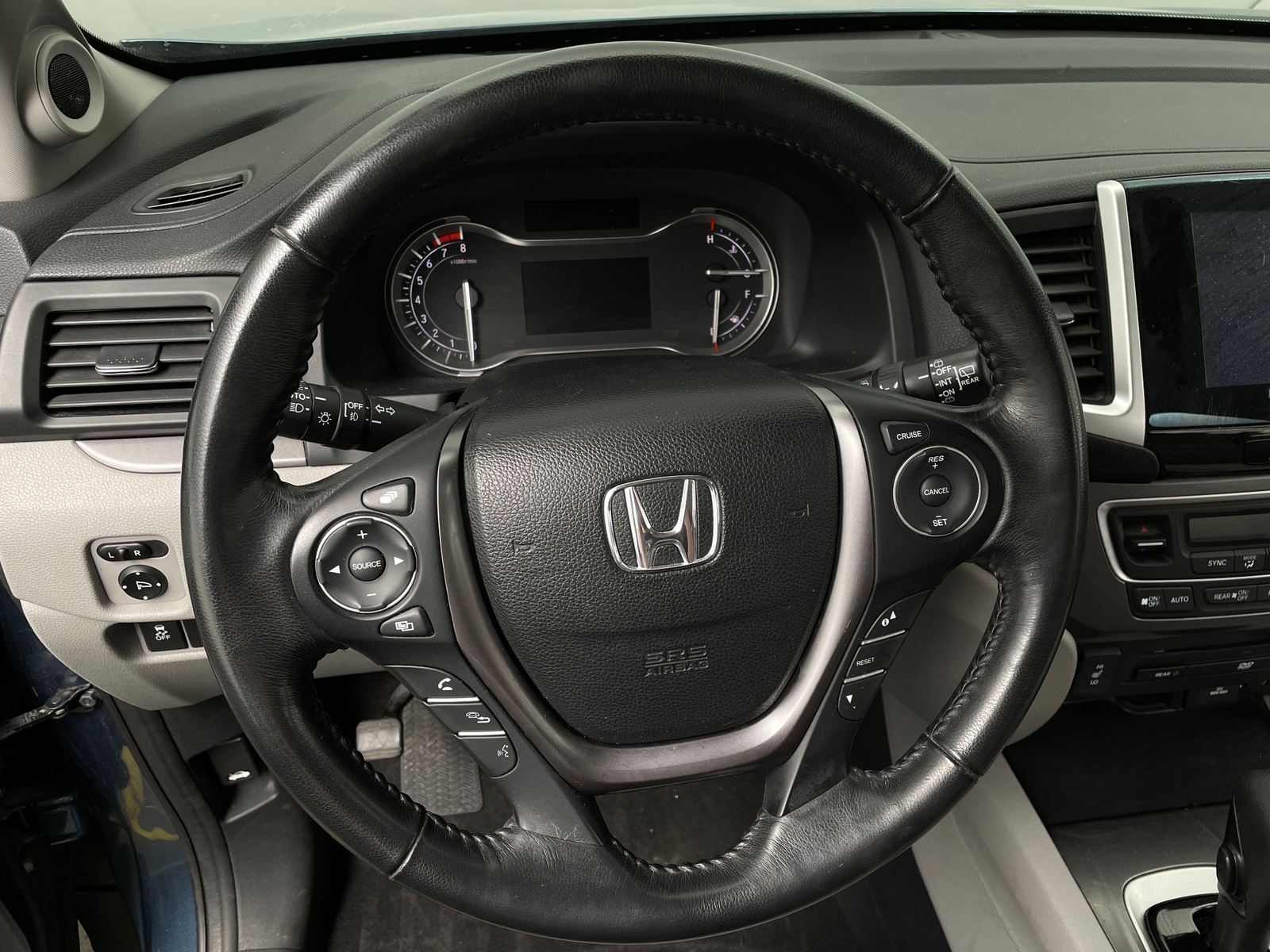 Thumbnail: 2016 Honda Pilot - 4