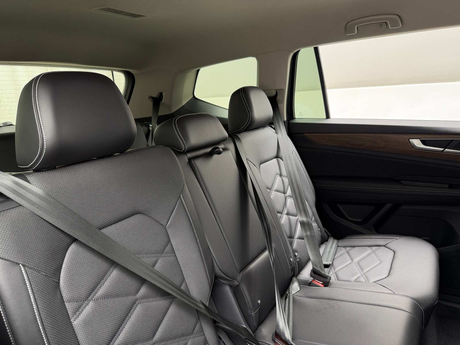 Thumbnail: 2024 Volkswagen Atlas - 5