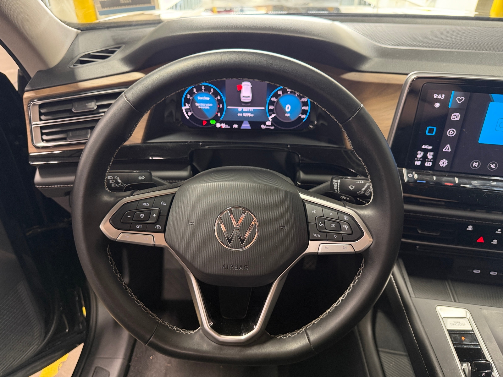 Thumbnail: 2024 Volkswagen Atlas - 4