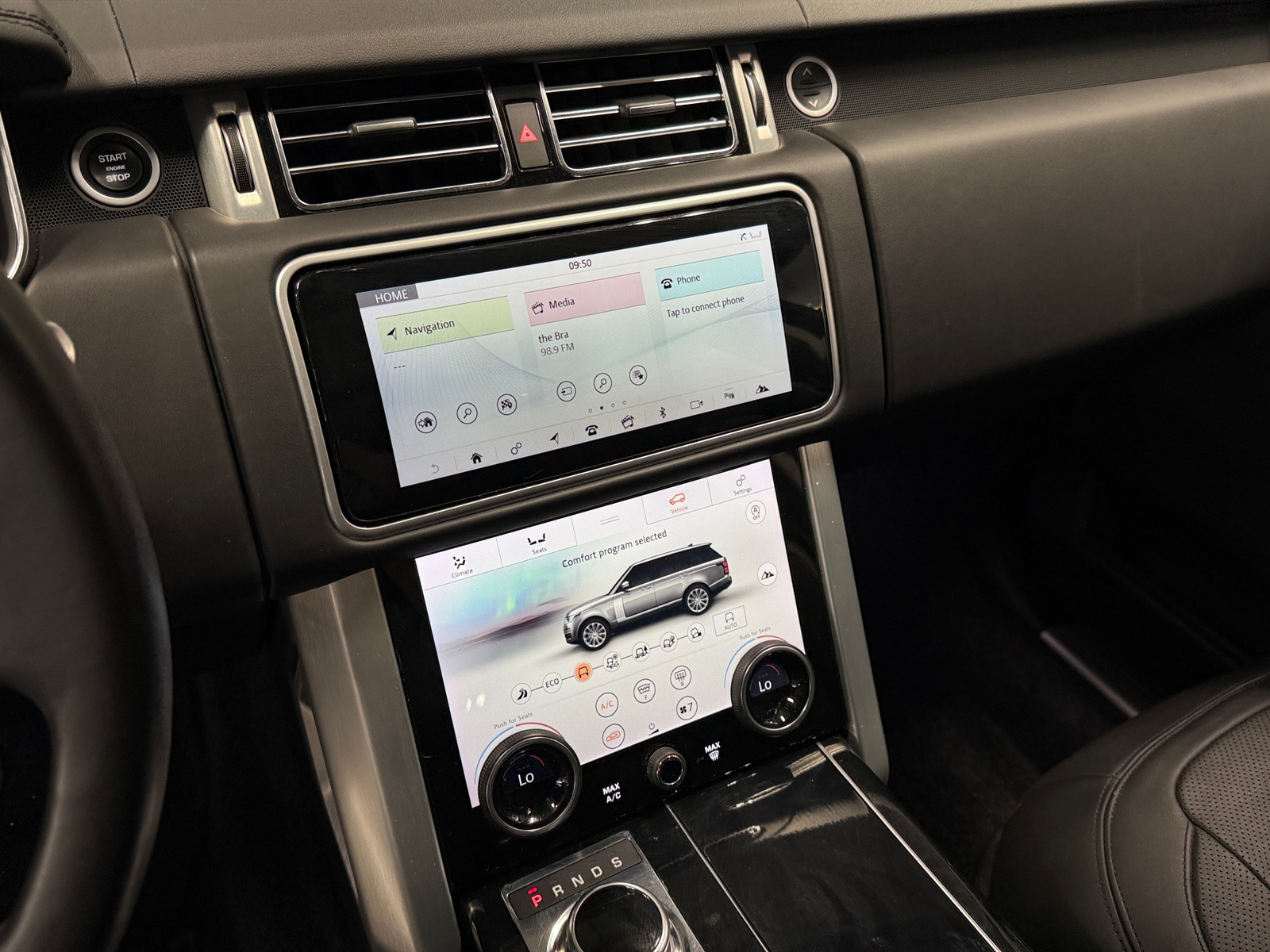 Thumbnail: 2018 Land Rover Range Rover - 3