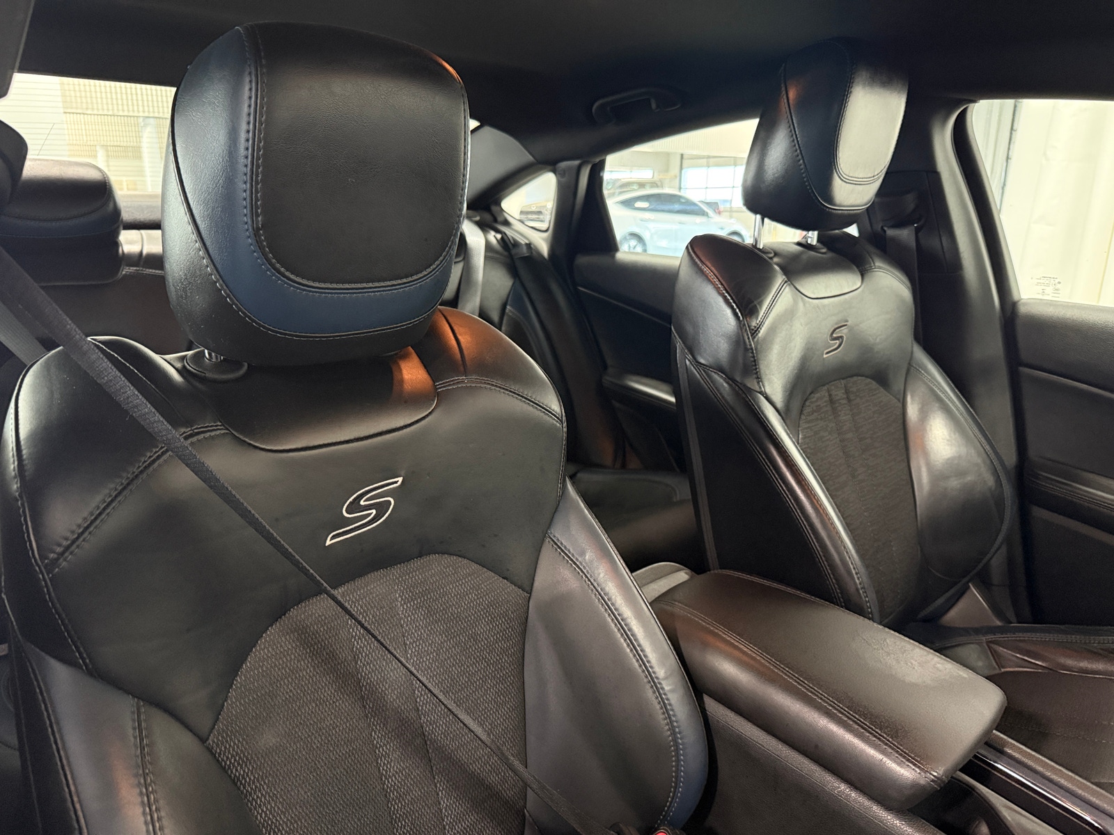 Thumbnail: 2015 Chrysler 200 - 2