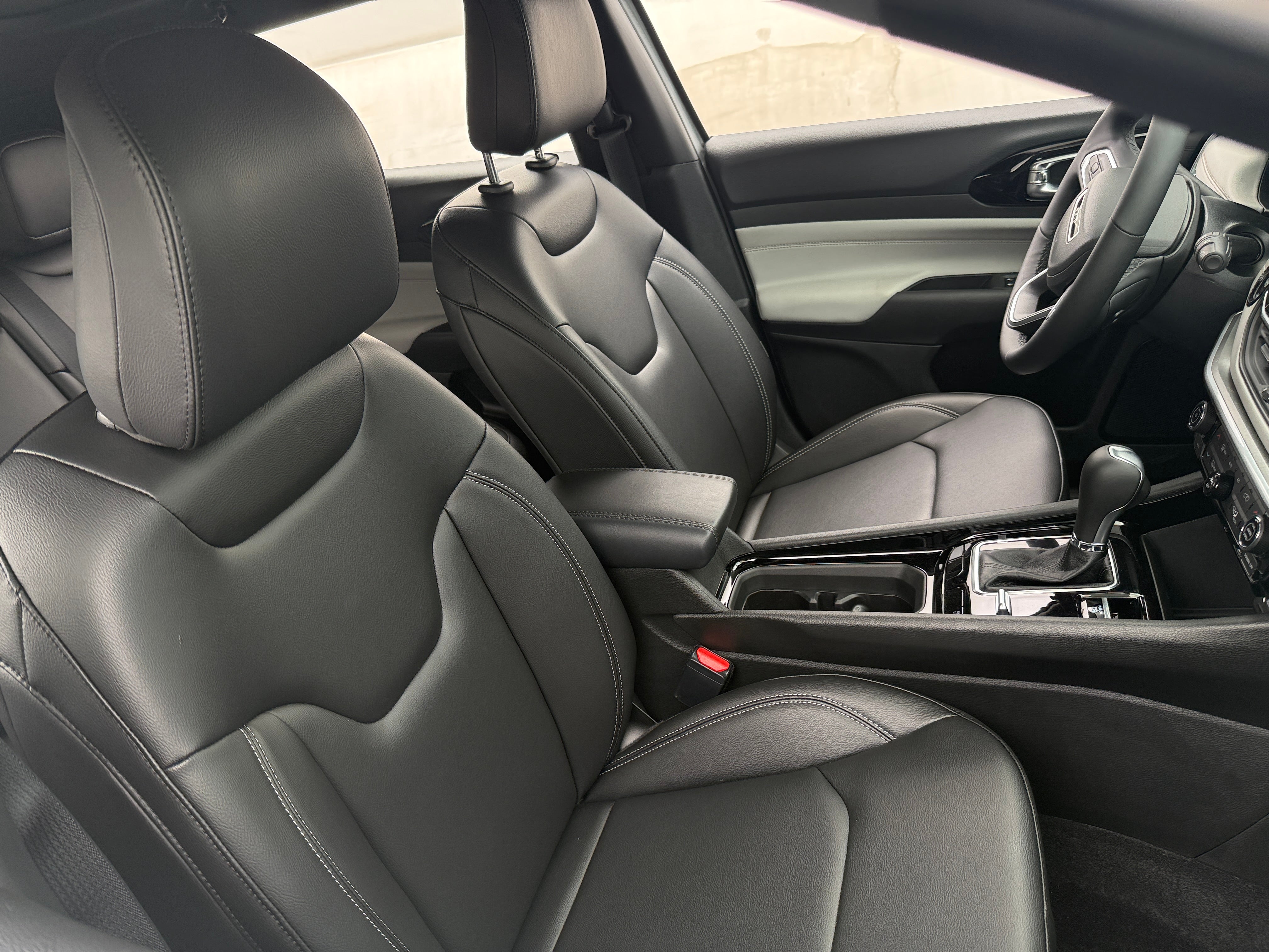 2026 Jeep Compass Limited 4X4's photo
