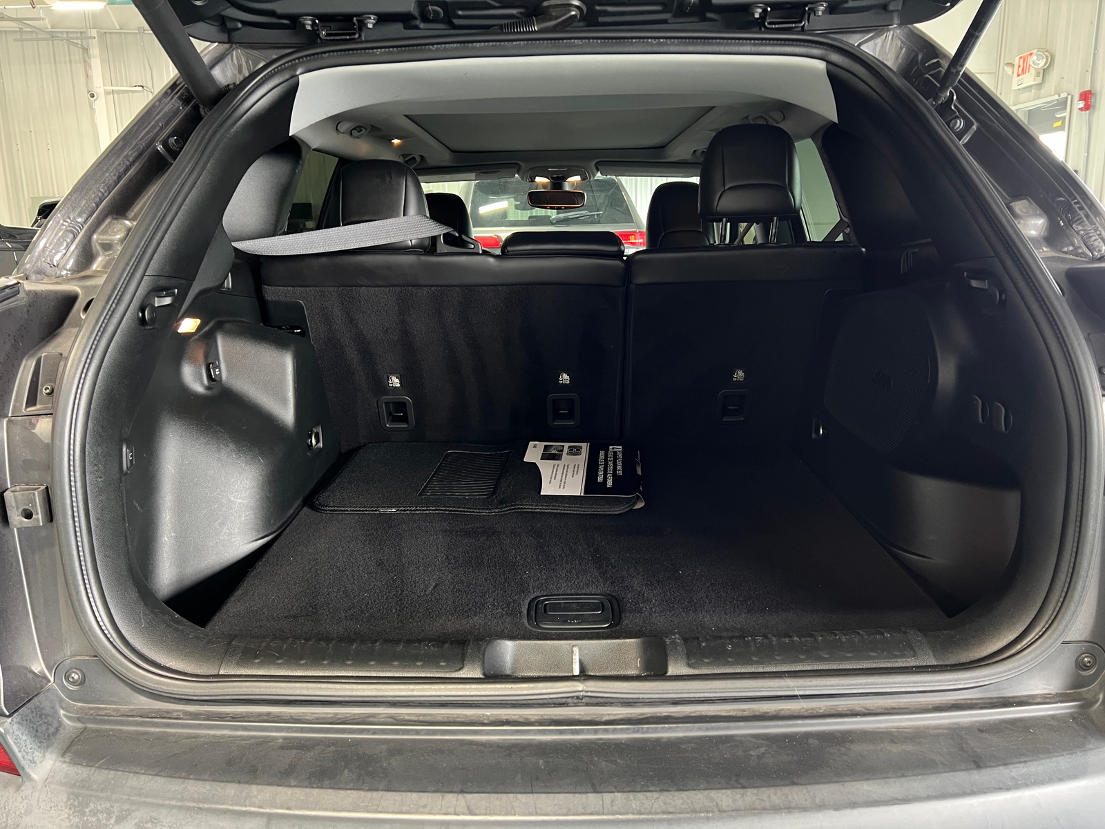 Thumbnail: 2019 Jeep Cherokee - 6