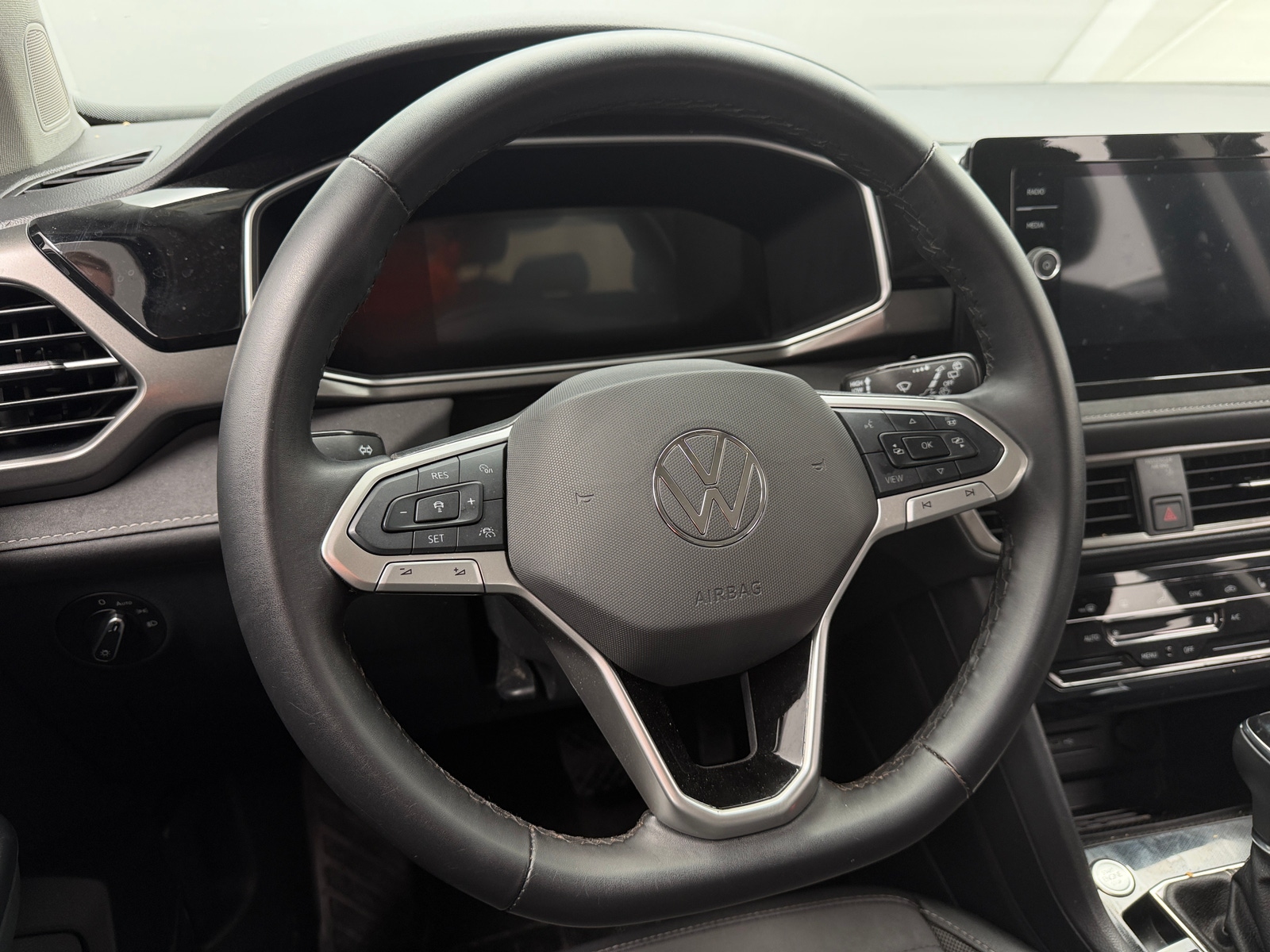 Thumbnail: 2025 Volkswagen Taos - 4