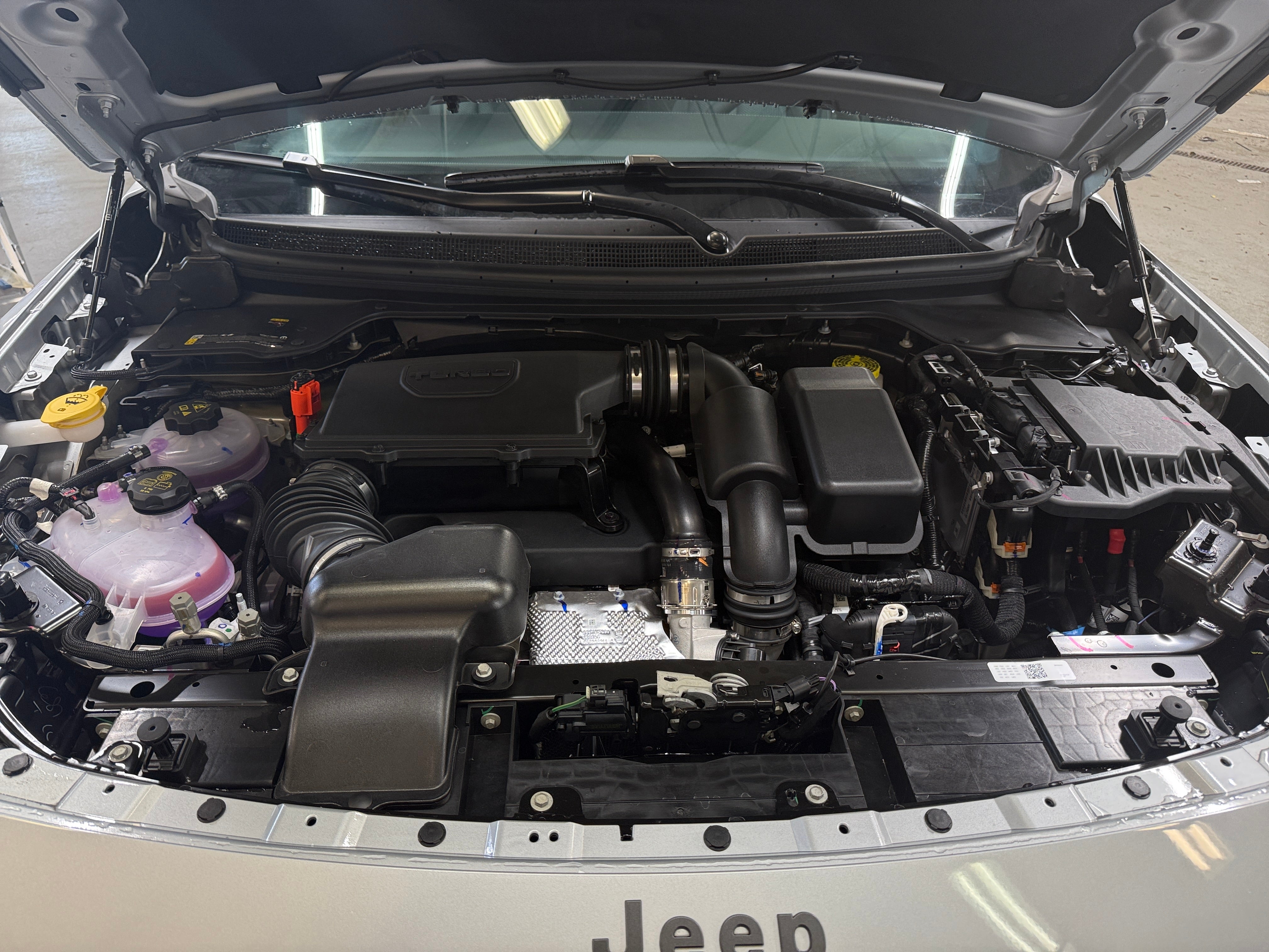 2026 Jeep Cherokee Laredo HEV 4X4's photo