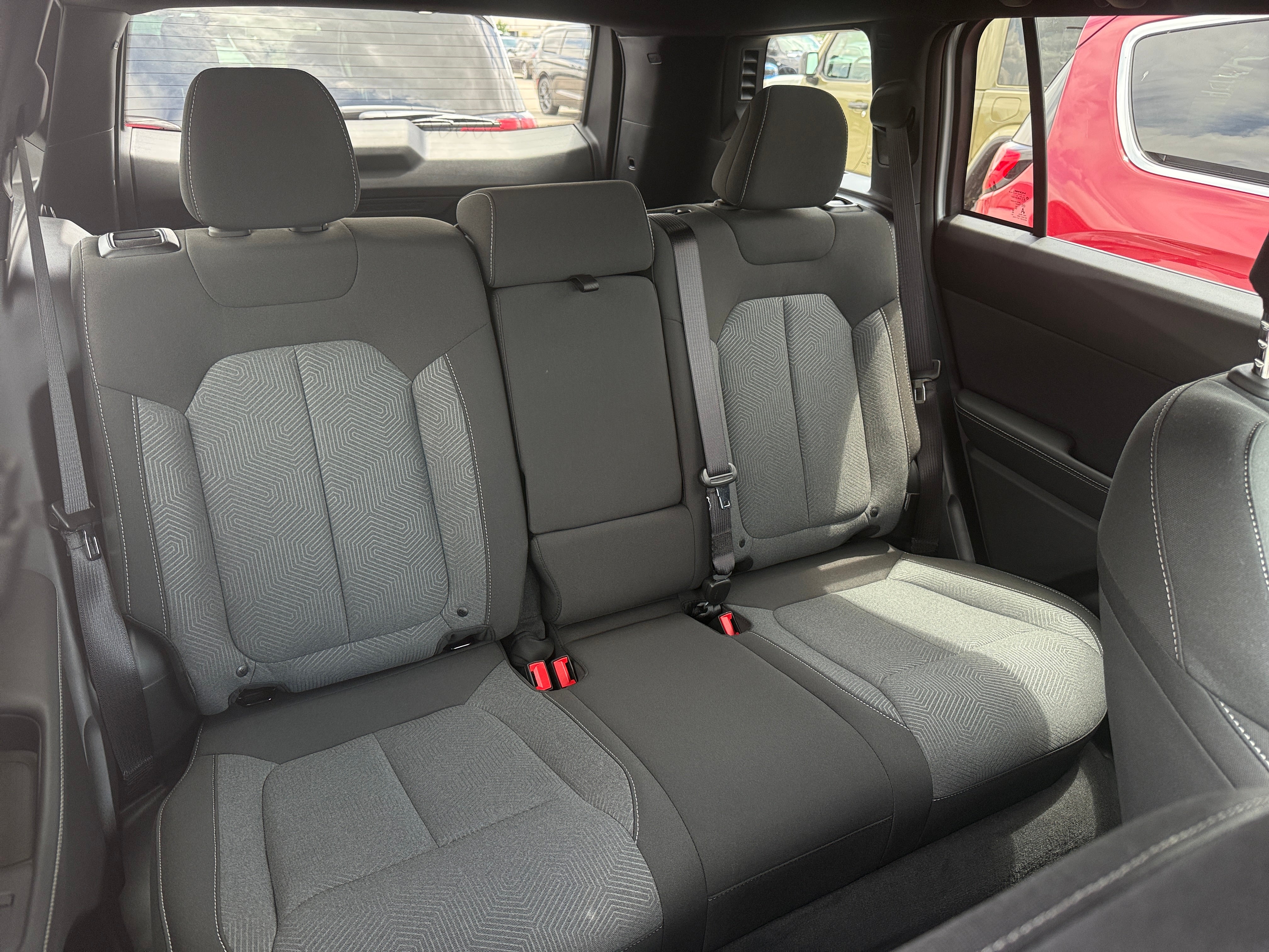 2026 Jeep Cherokee Laredo HEV 4X4's photo