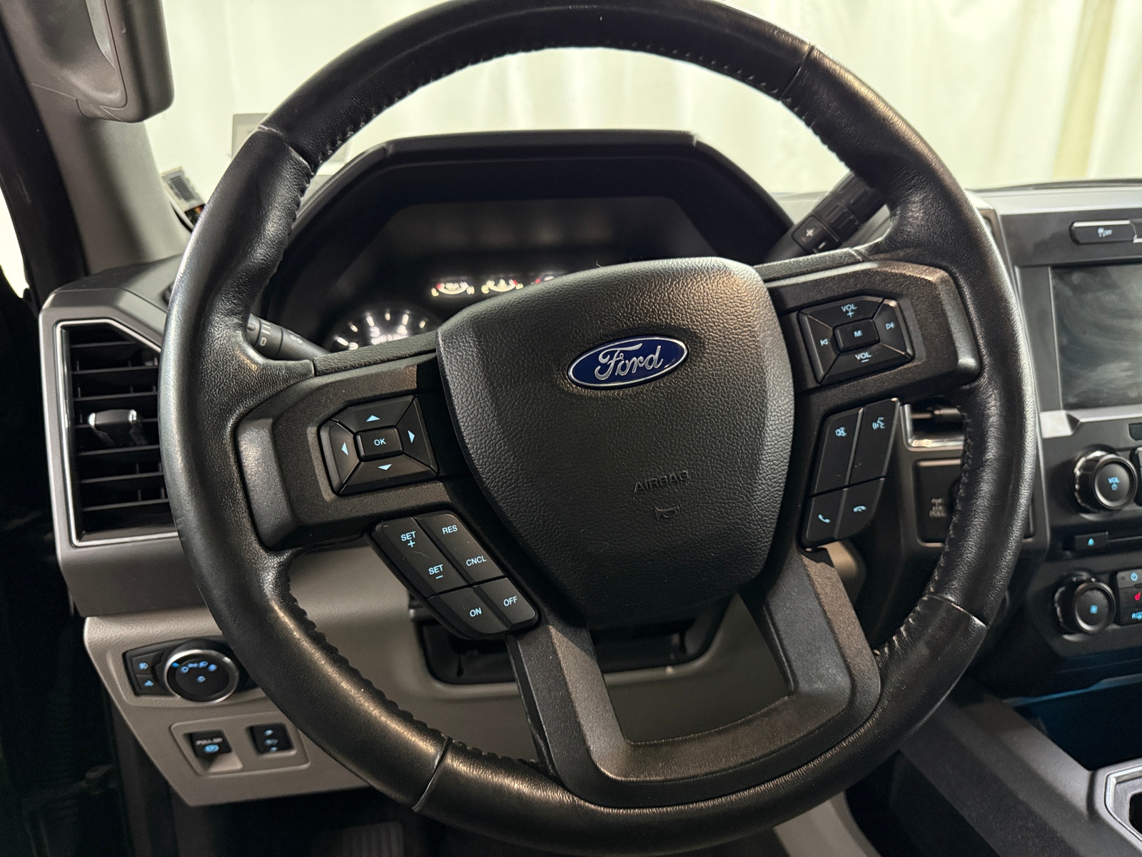 Thumbnail: 2018 Ford Econoline - 5