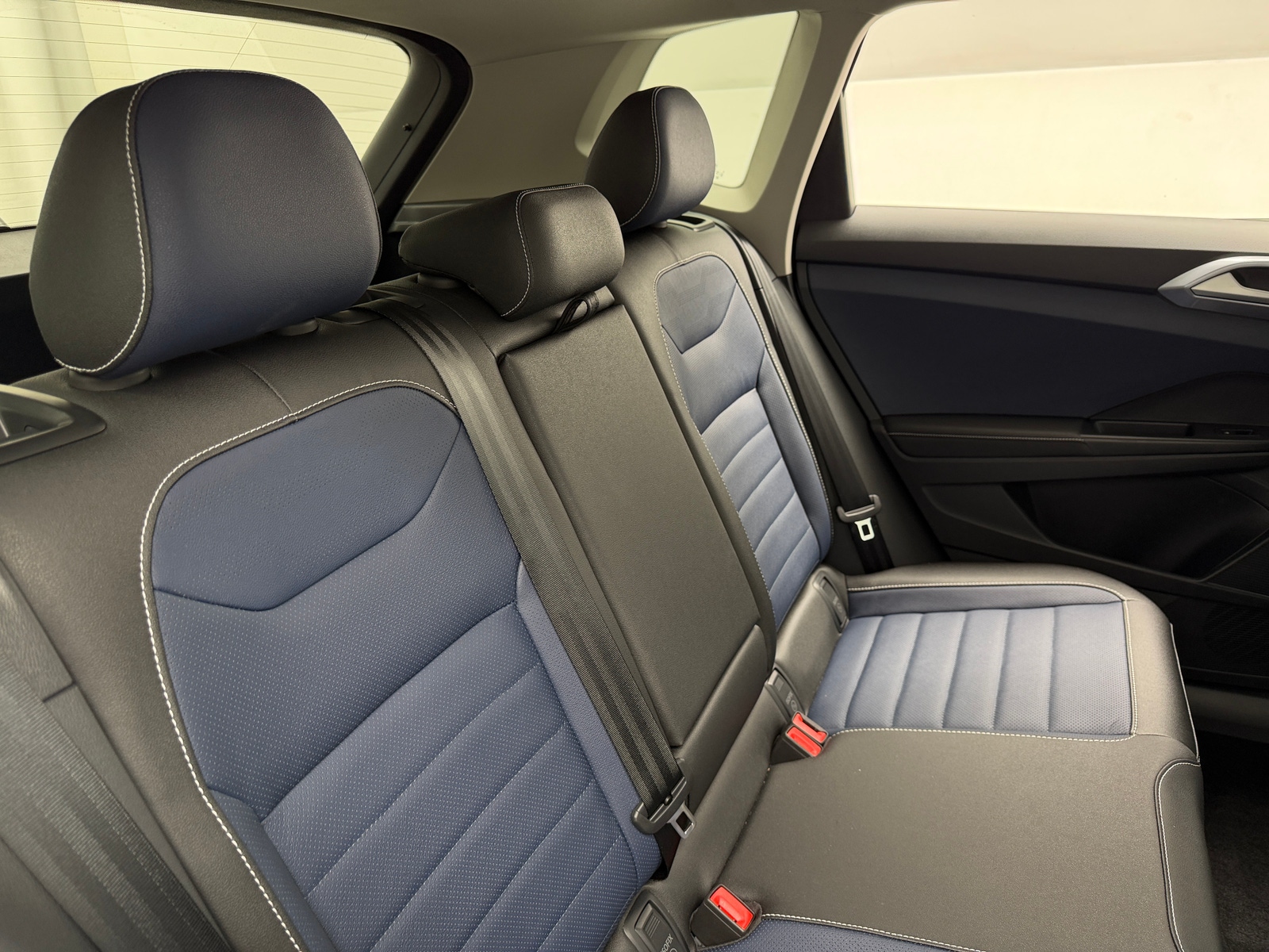 Thumbnail: 2025 Volkswagen Taos - 5