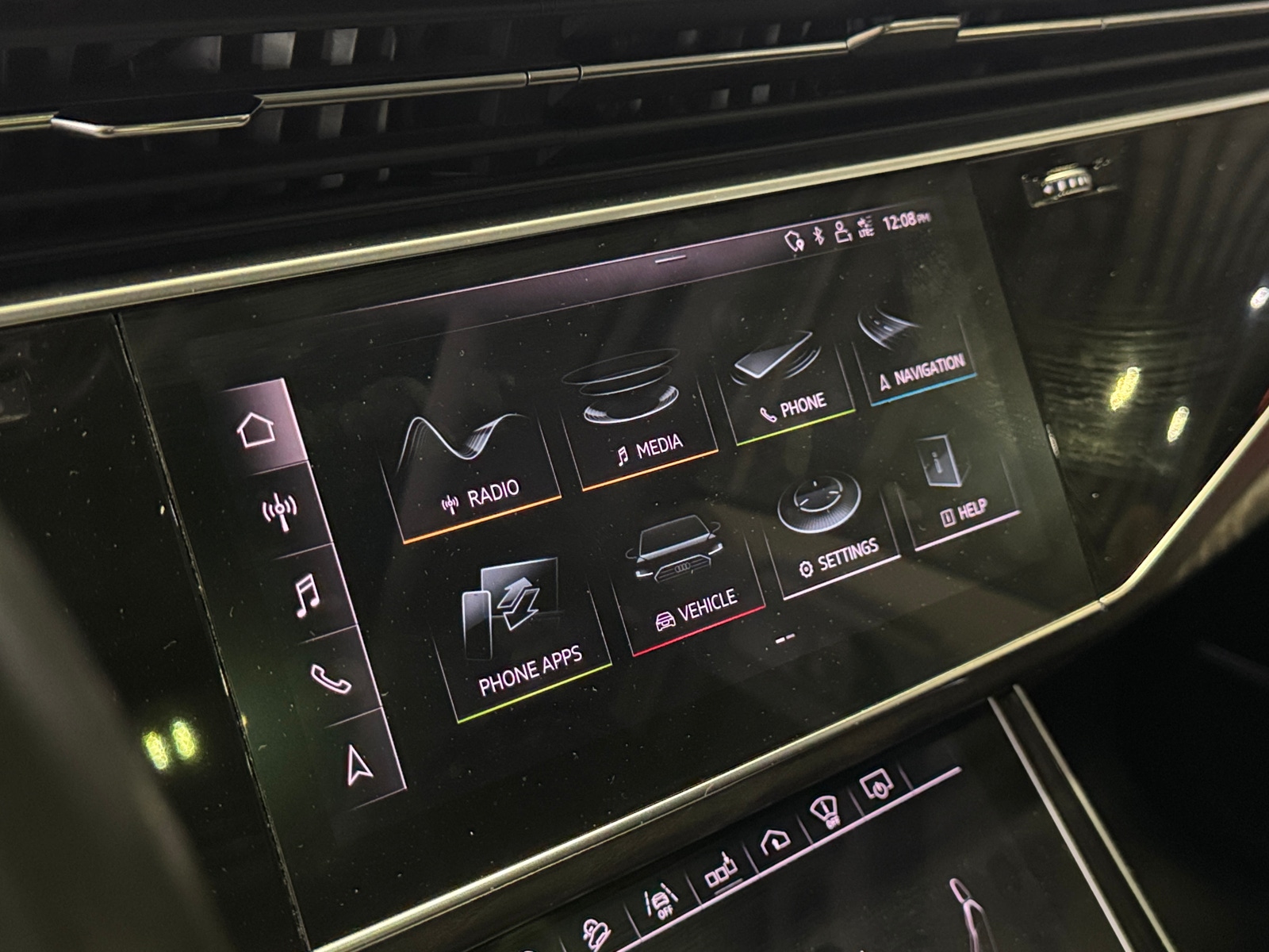 Thumbnail: 2019 Audi Q8 - 3