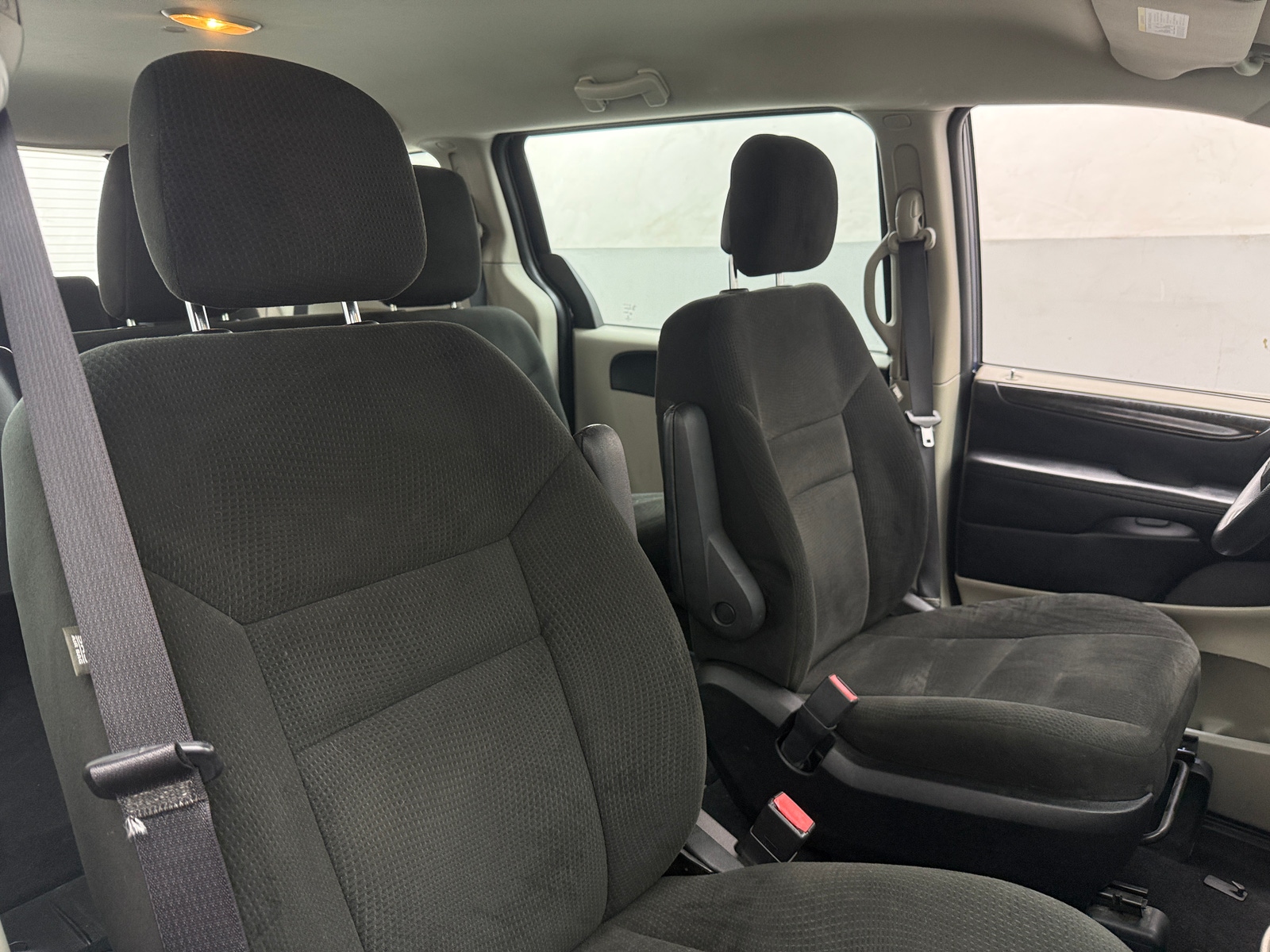 Thumbnail: 2015 Dodge Grand Caravan - 2