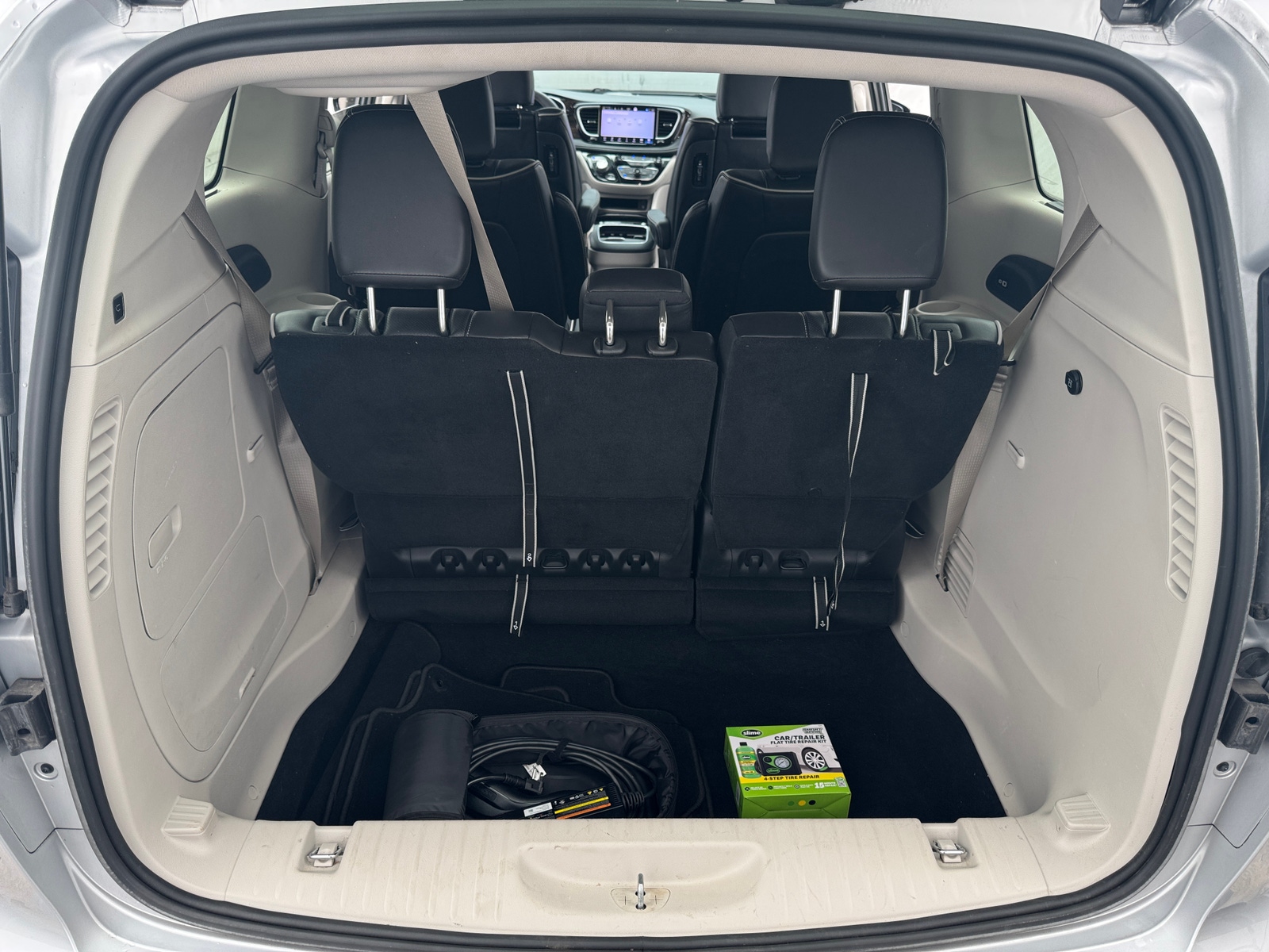 Thumbnail: 2023 Chrysler Pacifica - 6