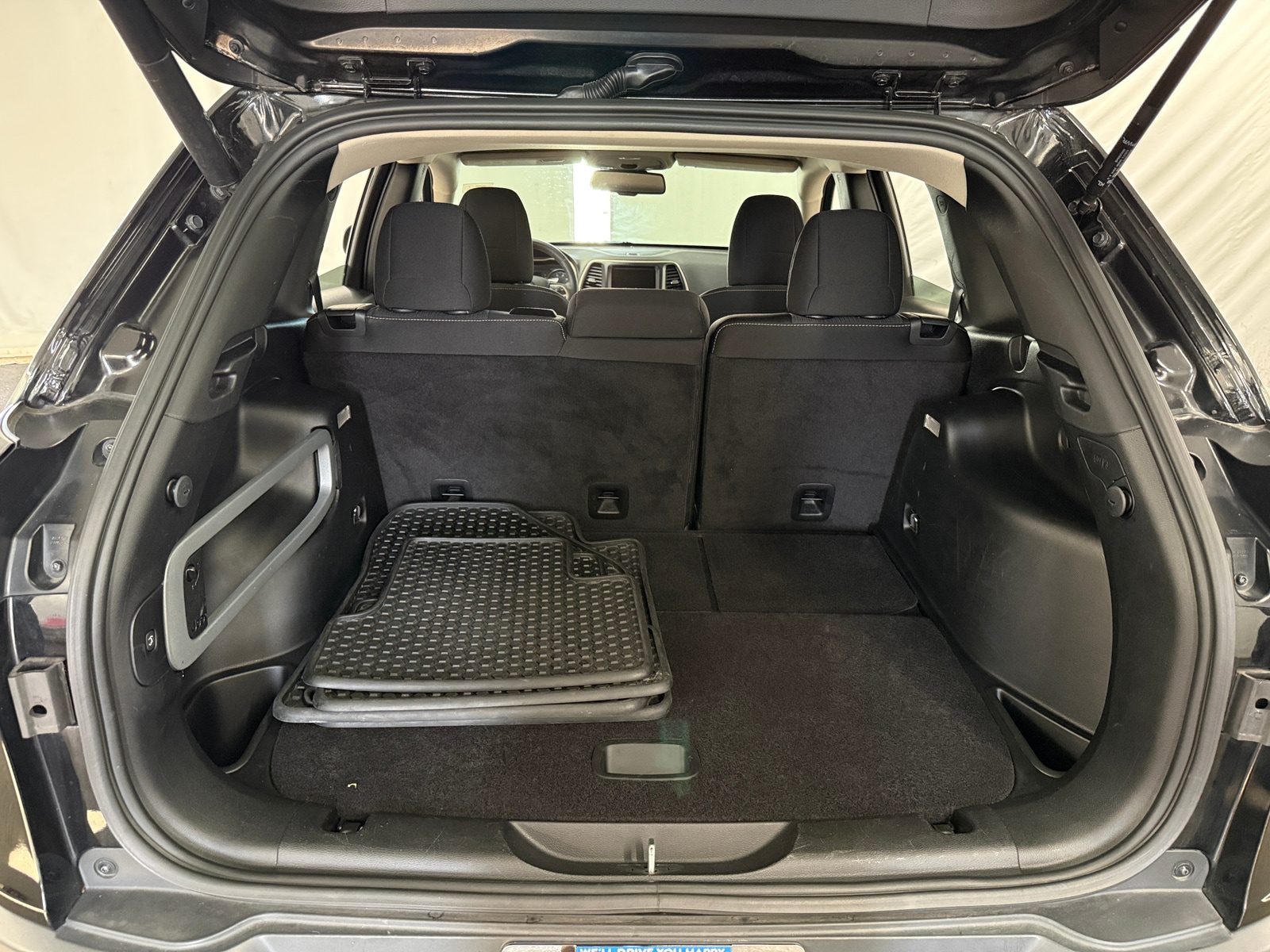 Thumbnail: 2015 Jeep Cherokee - 7