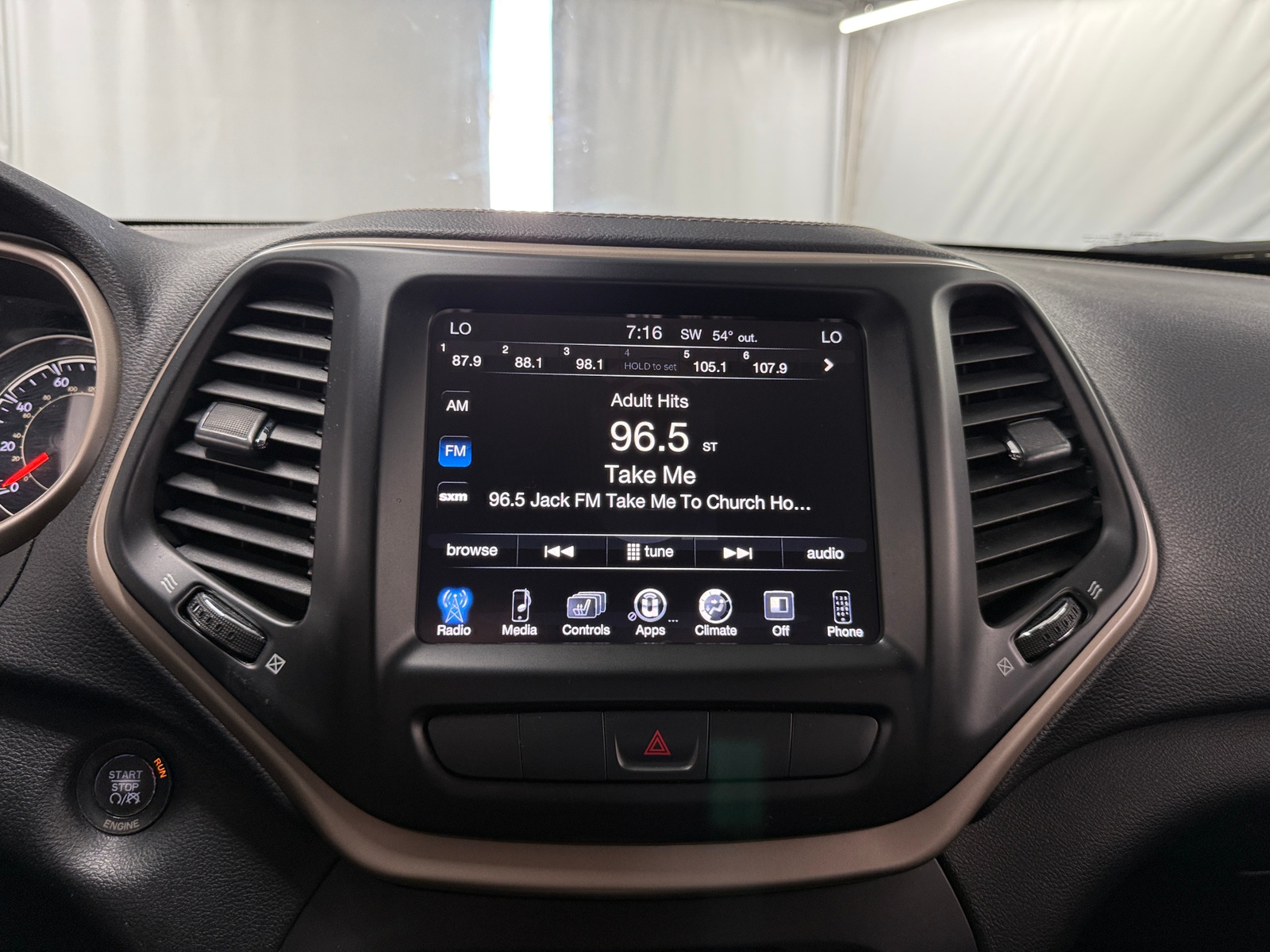 Thumbnail: 2015 Jeep Cherokee - 4
