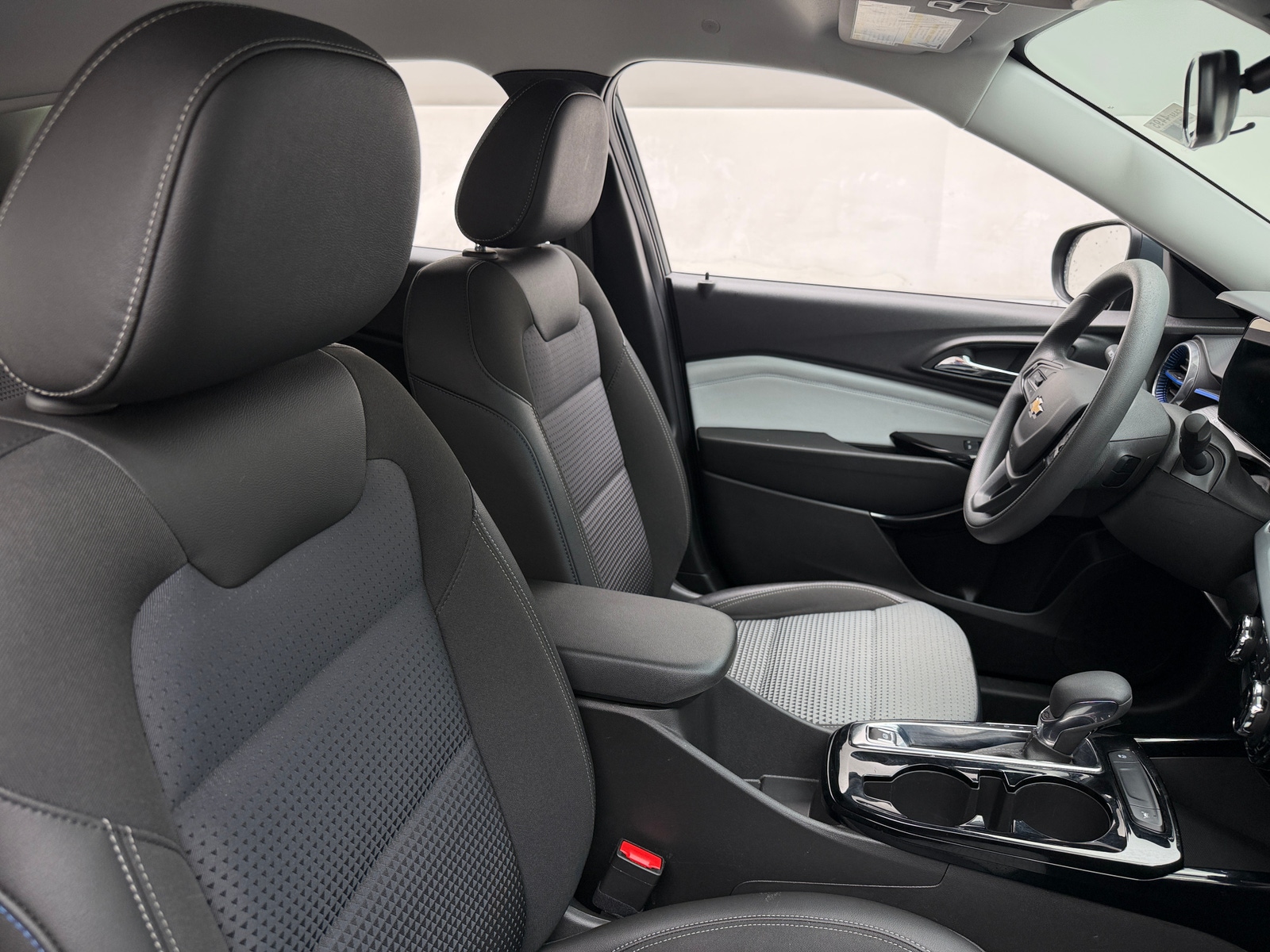 Thumbnail: 2025 Chevrolet Trax - 2