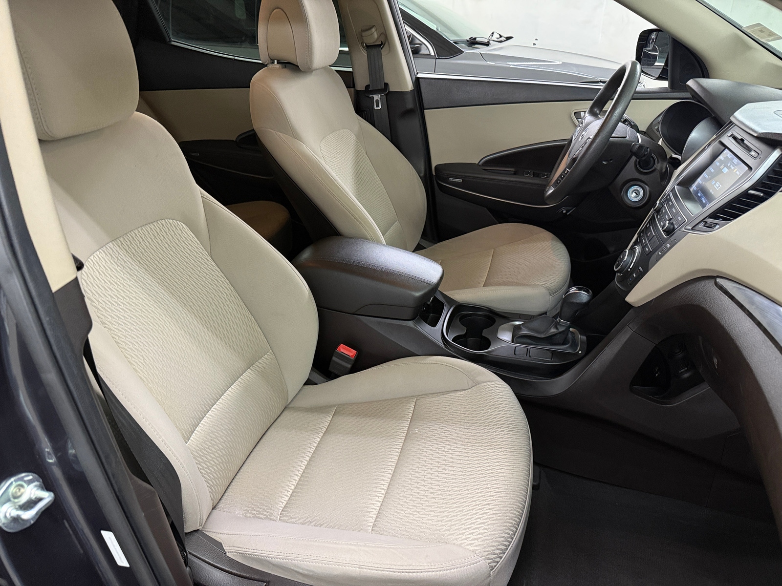 Thumbnail: 2017 Hyundai Santa Fe - 2