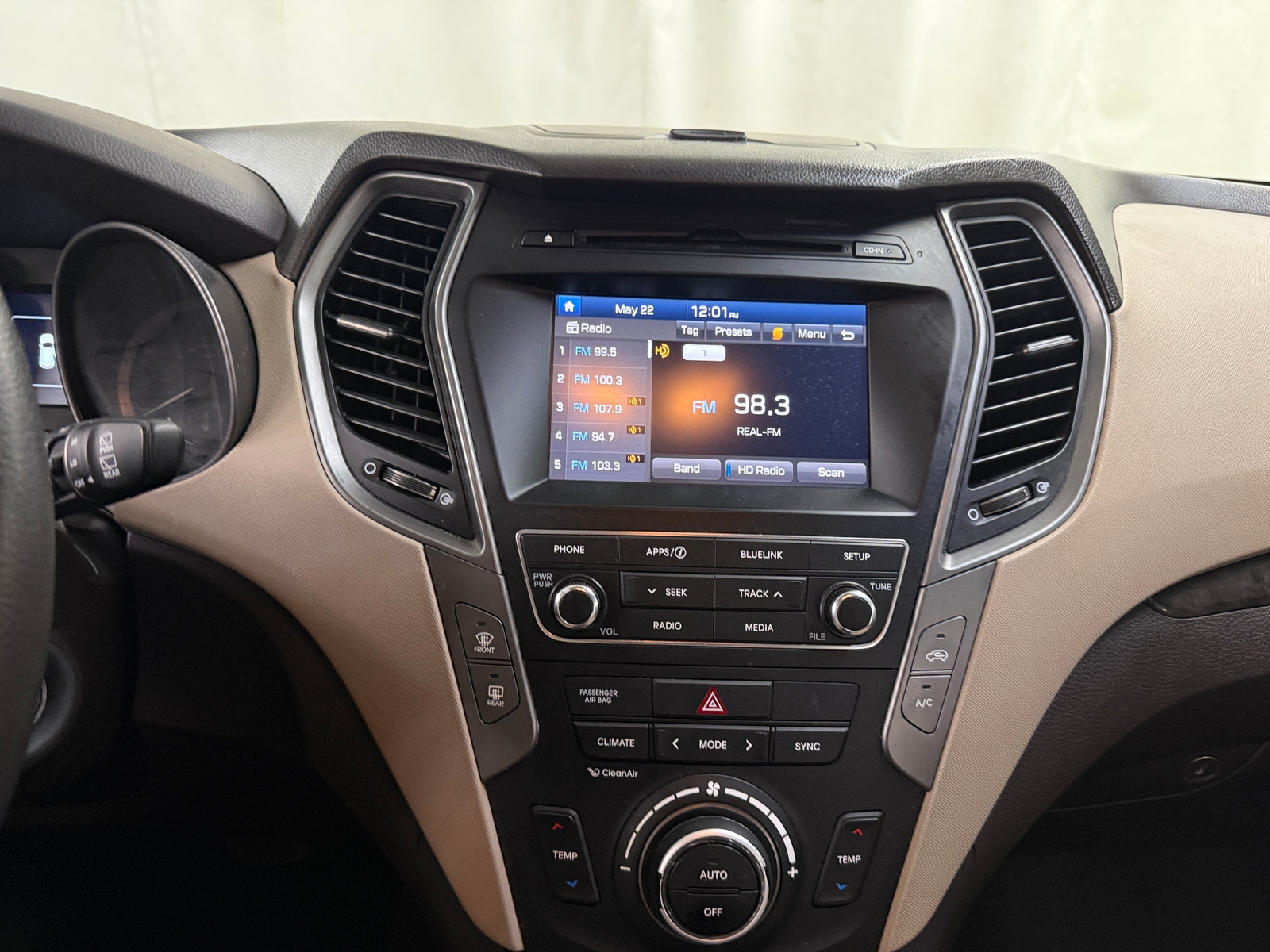 Thumbnail: 2017 Hyundai Santa Fe - 4
