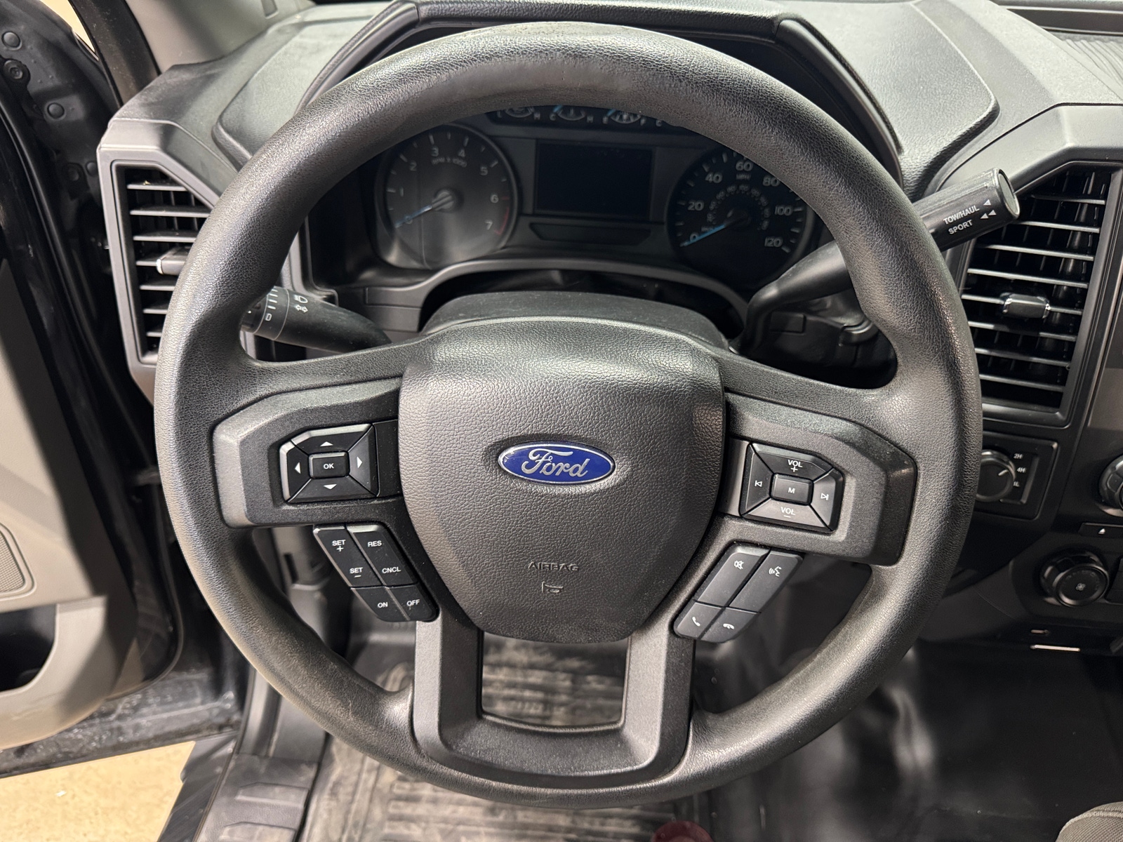 Thumbnail: 2017 Ford Econoline - 5